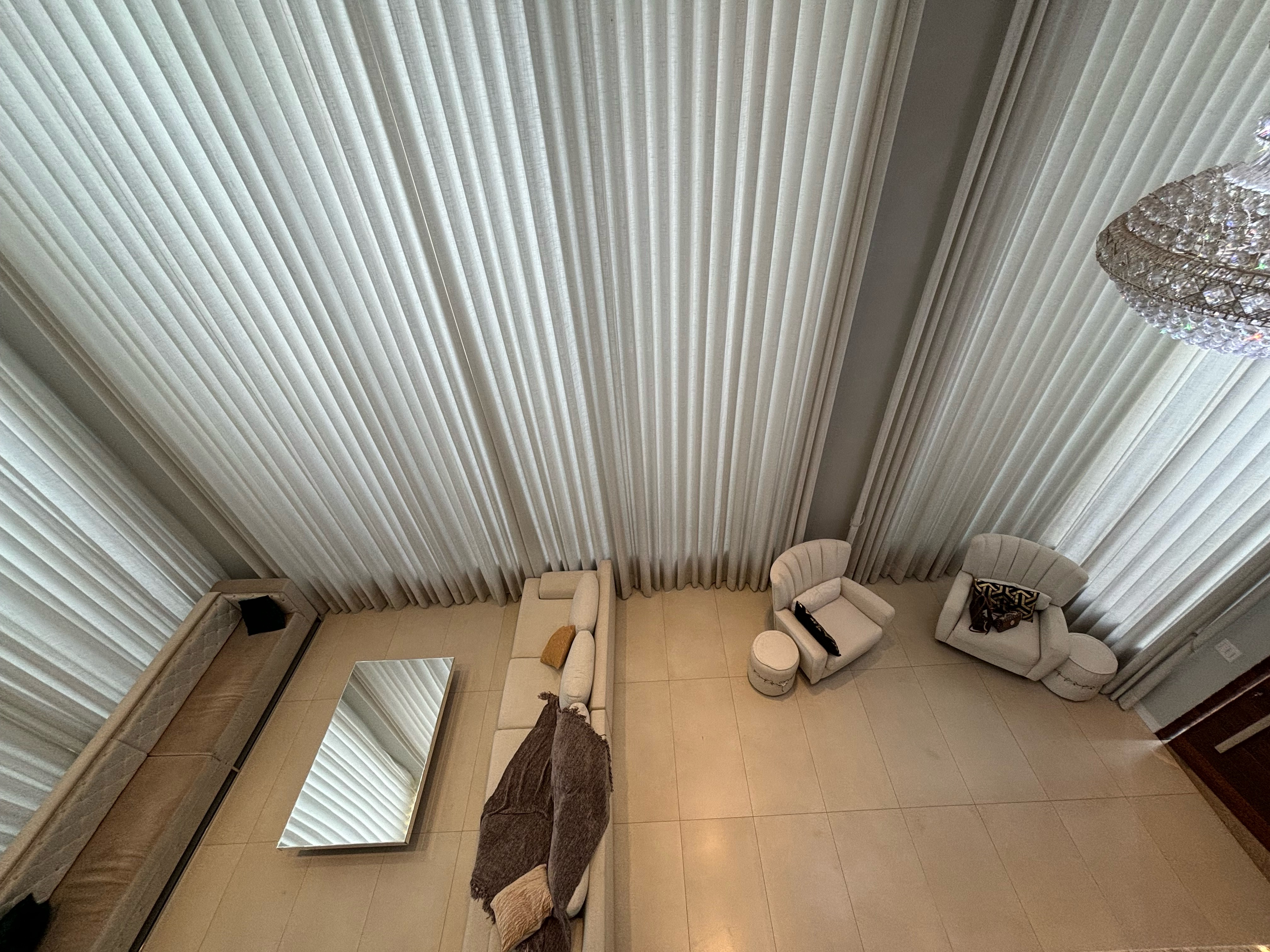 Sobrado à venda e locação,  500m², 4 quartos (sendo 2 suítes), 6 banheiros, 4 vagas de garagem, Mediterrâneo - Londrina, PR