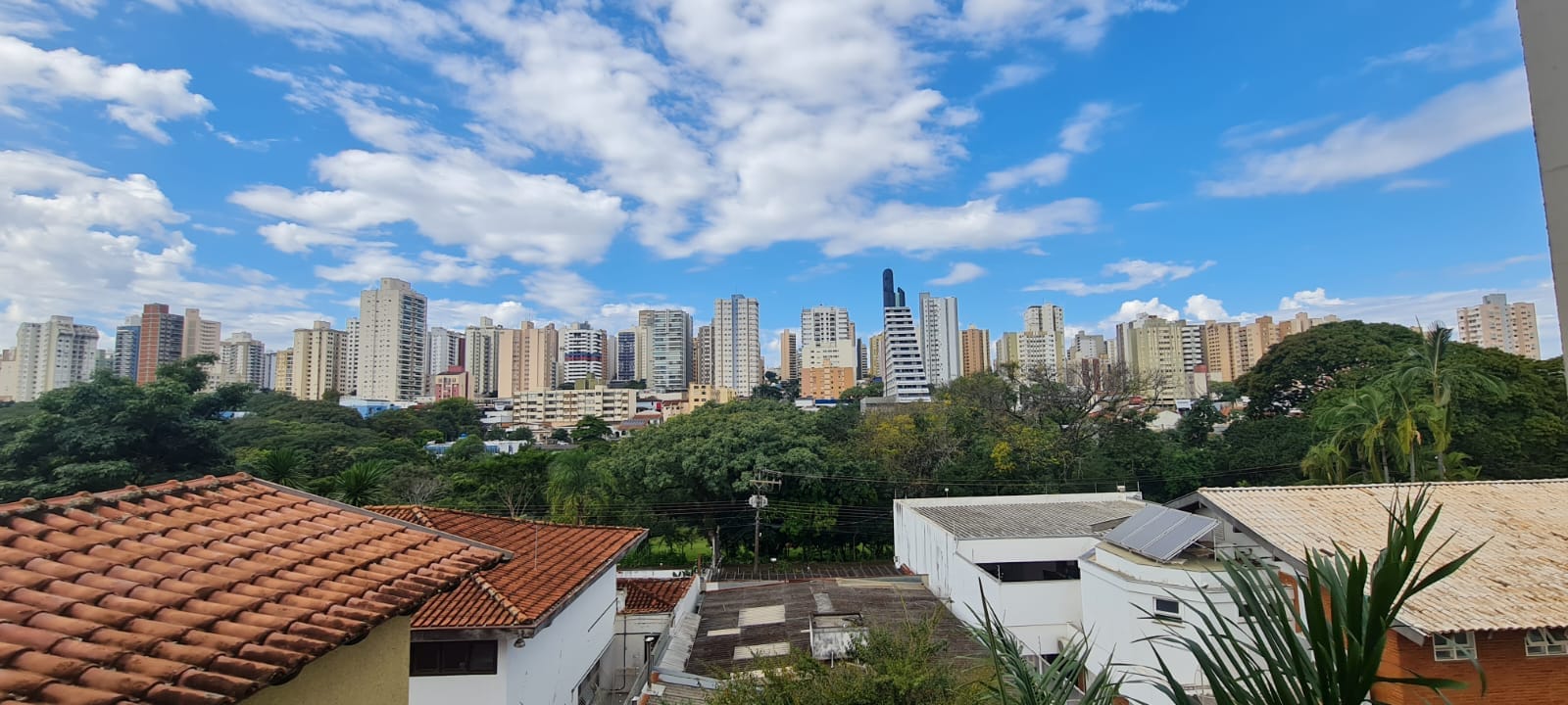 Casa Duplex  à venda, 404m² úteis, 4 quartos sendo 3 suítes,  4 vagas- Jardim Quebec, Londrina, PR