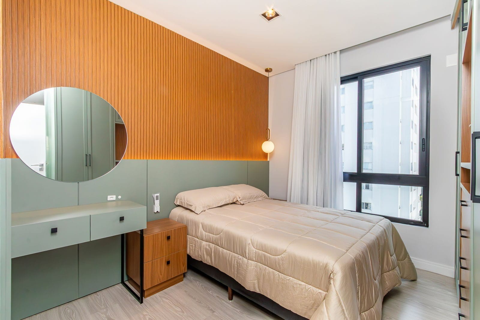 Apartamento à venda, Edifício Costa, 136m²úteis,  4 suítes, 1 Lavabo, 2 vagas, próximo a roda gigante, Pioneiros, Barra norte- Balneário Camboriú