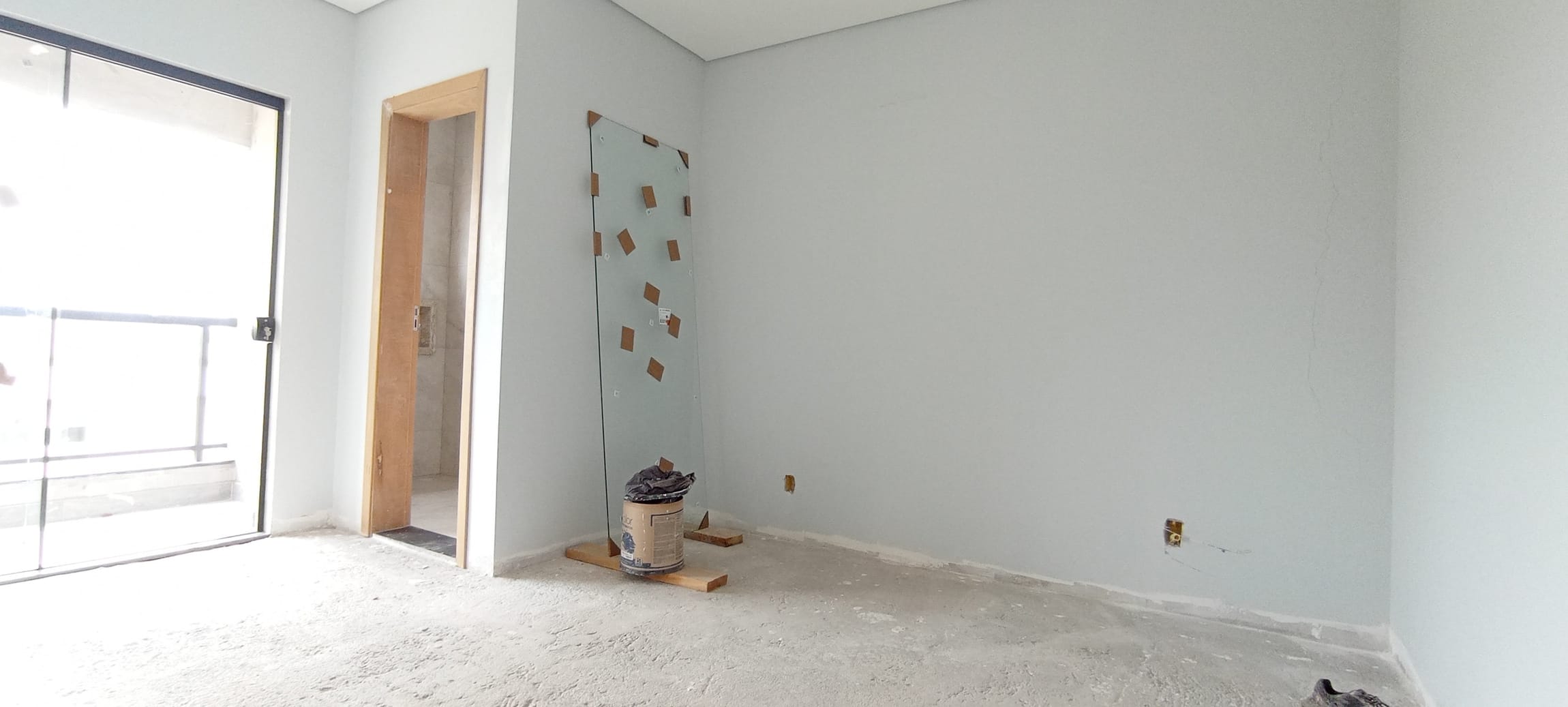 Sobrado à venda - 200m²/ 3 quartos / 3 suítes/ piscina - recém-construída  - próx av Faria Lima - Londrina/PR