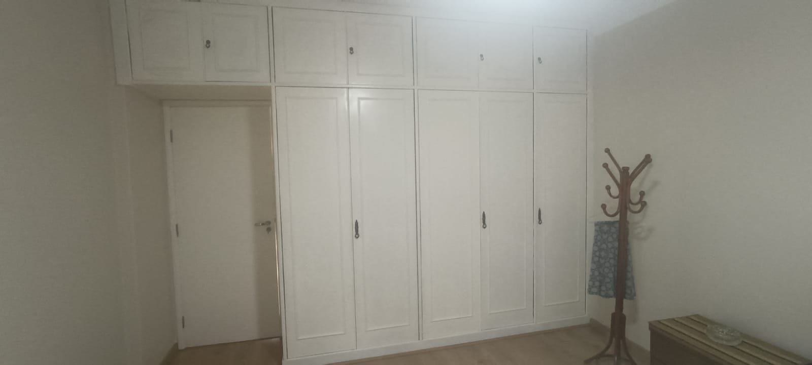 Apartamento  à venda,  Edifício Mona Lisa no calçadão central,177m² uteis, 4 quartos  sendo 2 suítes, recém reformado, andar alto, Centro, Londri
