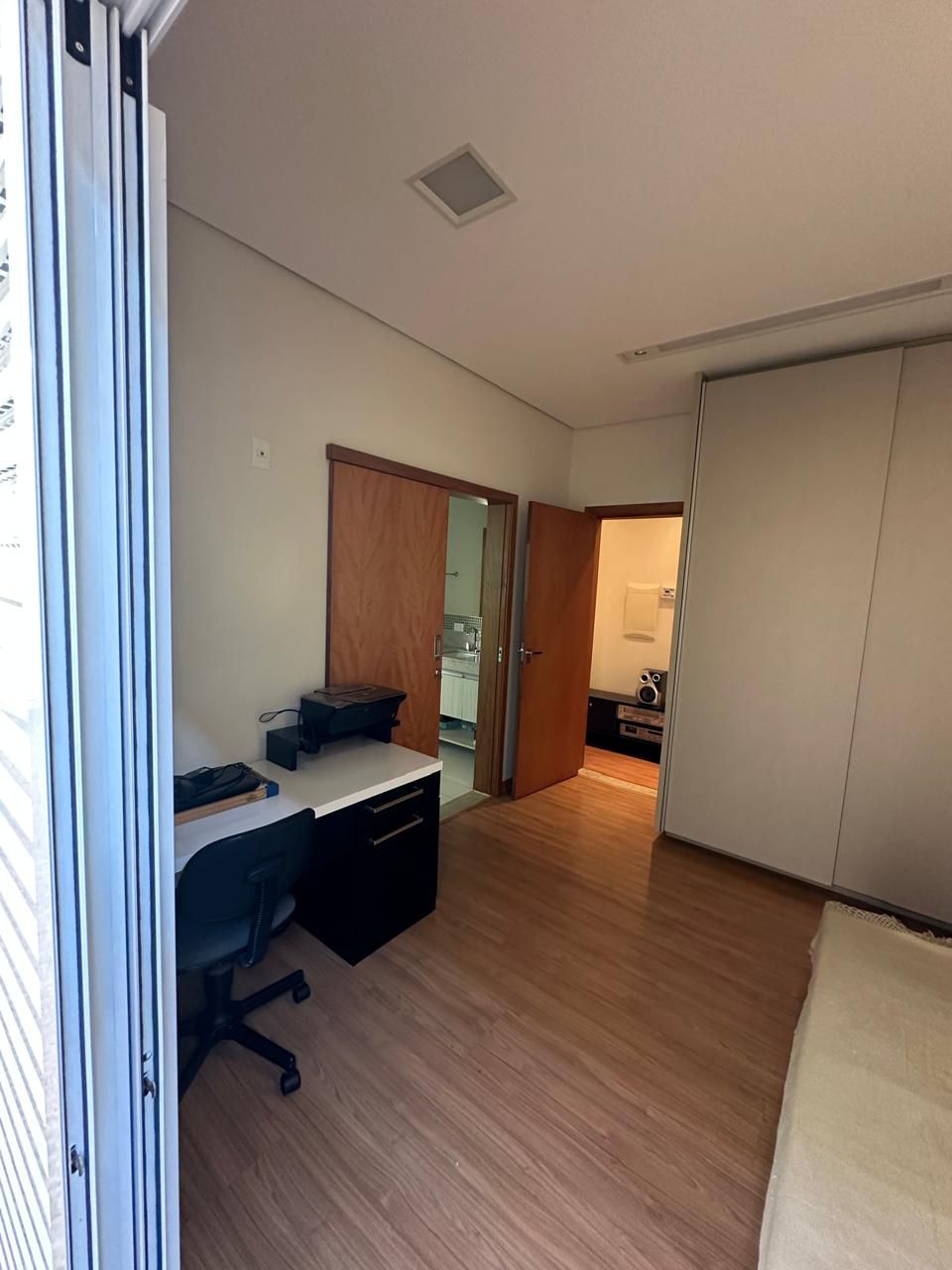 Casa à venda, 3 quartos sendo 1 demi suite, 360 m², Condomínio  Ville Campestre, Londrina, PR