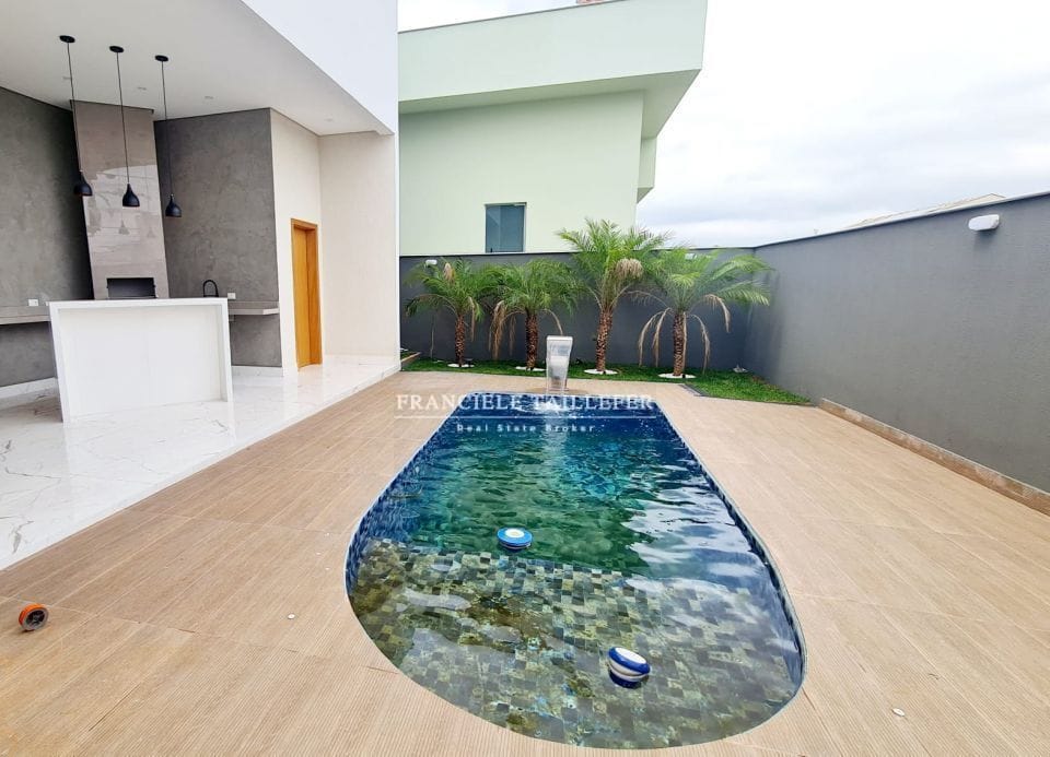 Triplex 205m²/3 suítes/4 vagas/sistema alexa - TÁUA ARANGUA - Londrina Pr