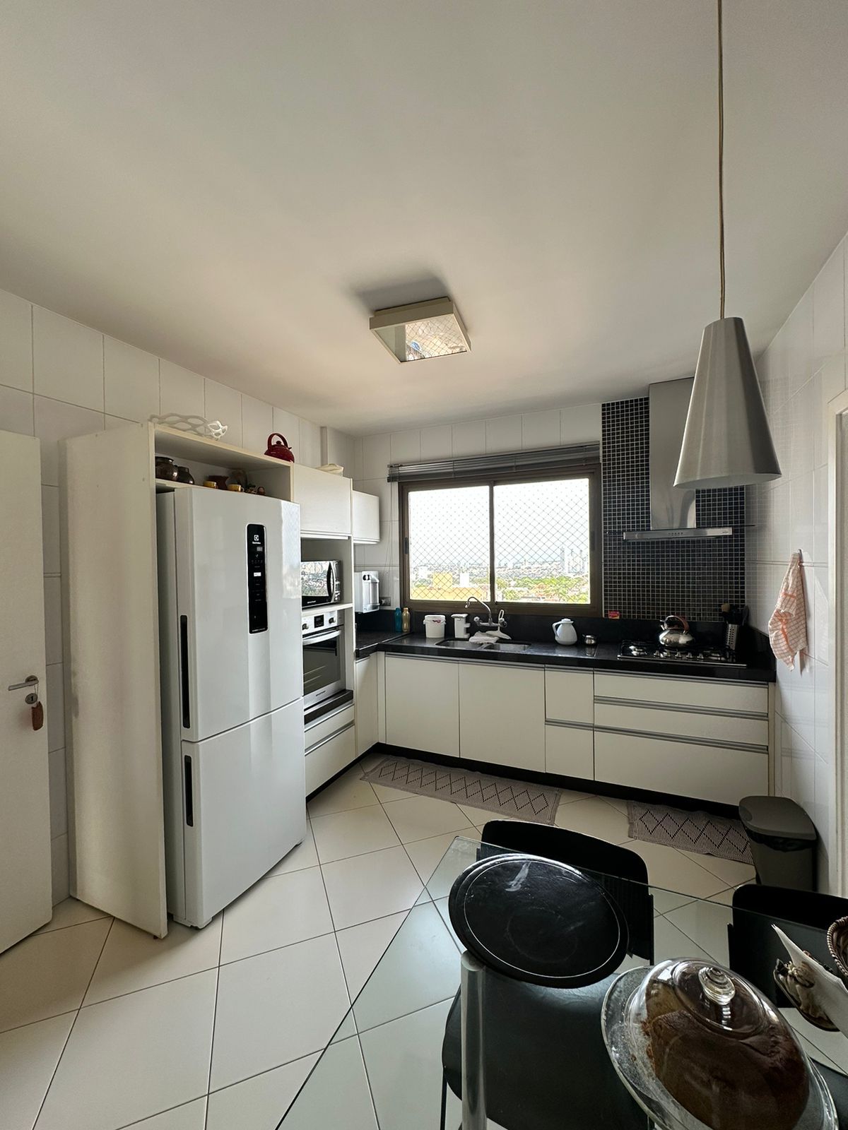 Apartamento à venda, Condomínio Colina Menphis,  195m² úteis, 4 quartos sendo 1 suíte, andar alto, 2 vagas - Andrade, Londrina, PR