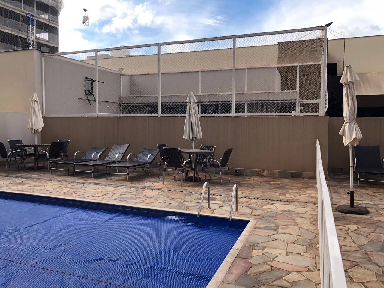 Apartamento à venda, Edifício Mirante do Lago, 76m² úteis, 3 quartos sendo 1 suíte, sacada com churrasqueira - Gleba Fazenda Palhano, Londrina, P