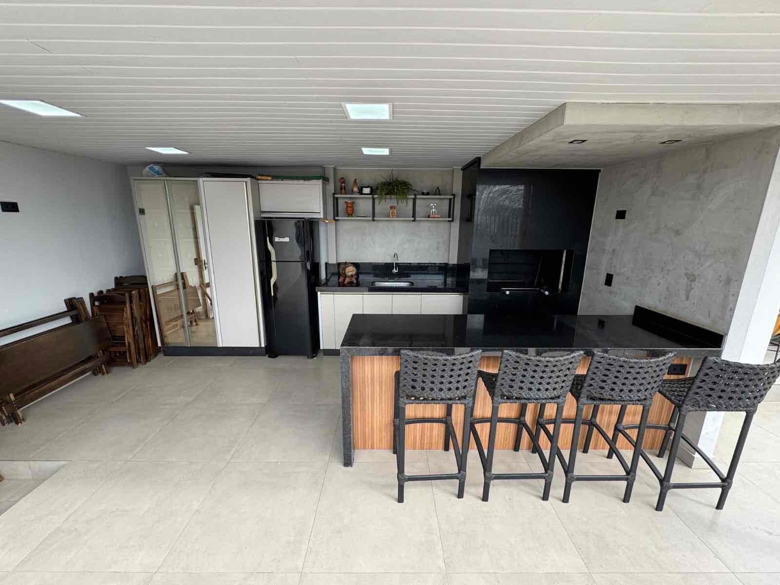 Apartamento triplex  à venda, 238m² úteis, 3 quartos sendo 1 suíte, amplo rooftop com churrasqueira,  2 vagas Boa vista, Londrina, PR
