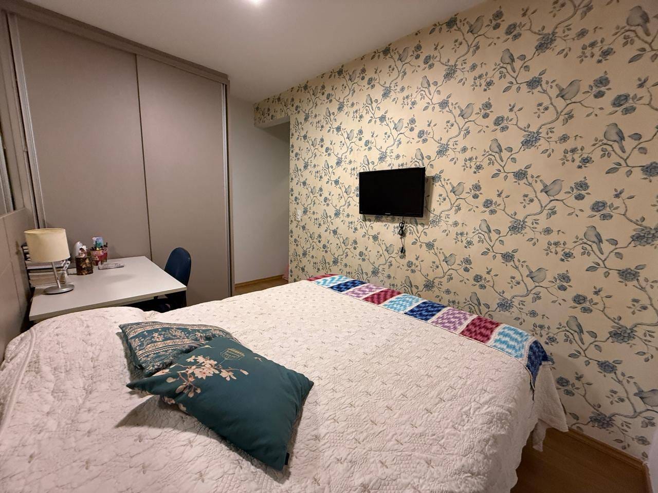 Apartamento à venda, Ed. Marco dos Pioneiros  2 Dorm, Mobiliado, Sacada c/ Churrasqueira, Andar Alto, Jard. Morumbi, Londrina, PR