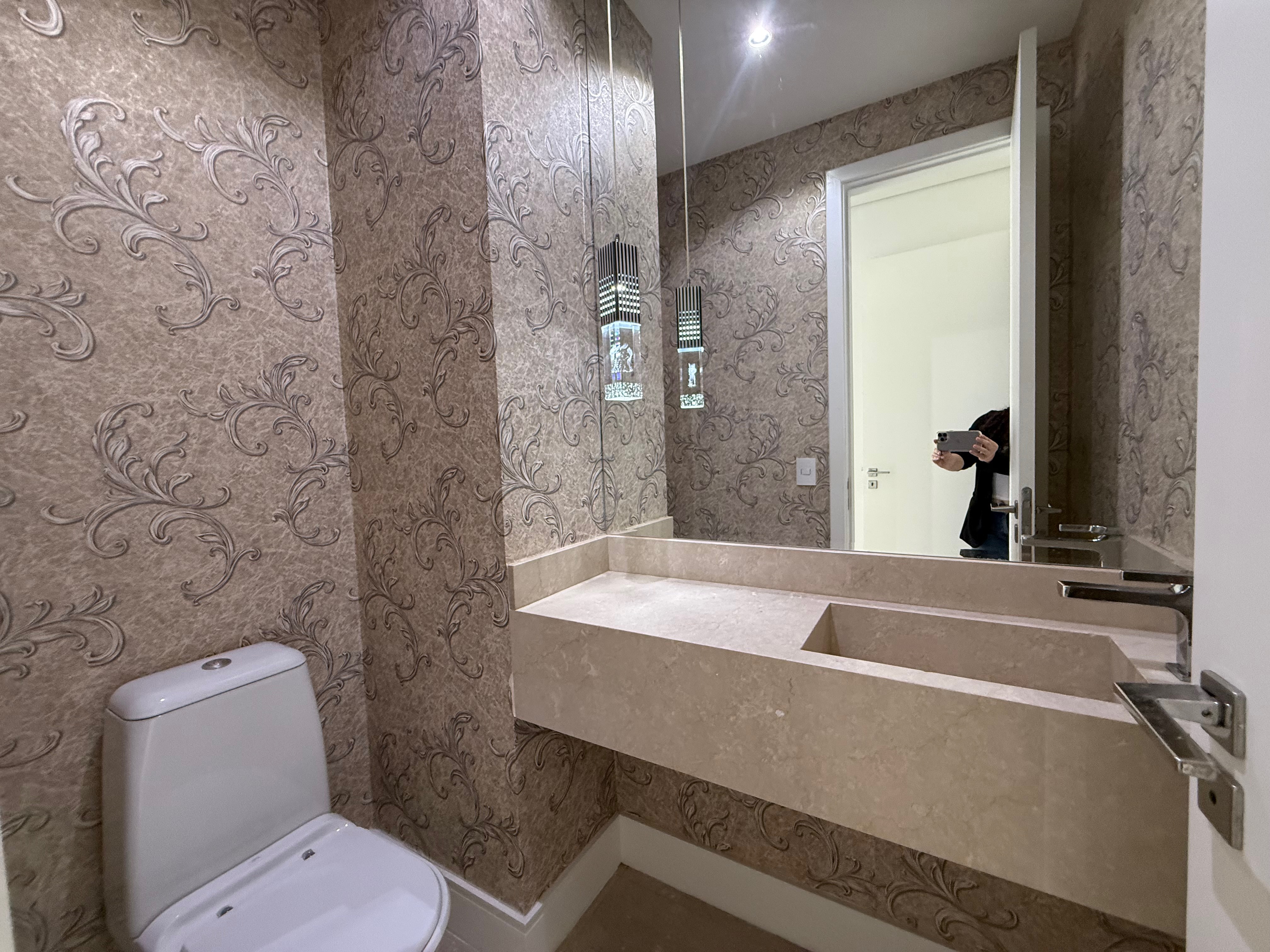 Apartamento à venda, Edifício Le Blanc, 236m² úteis, 3 suítes, 4 vagas, elevador privativo, ampla varanda gourmet - Gleba Palhano, Londrina, PR