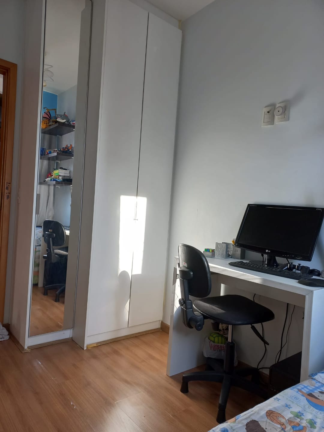 Apartamento à venda, 69m² privados/3 quartos sendo 1 suíte, com móveis planejados no Ed.Gardem Palhano- Gleba Fazenda Palhano, Londrina, PR