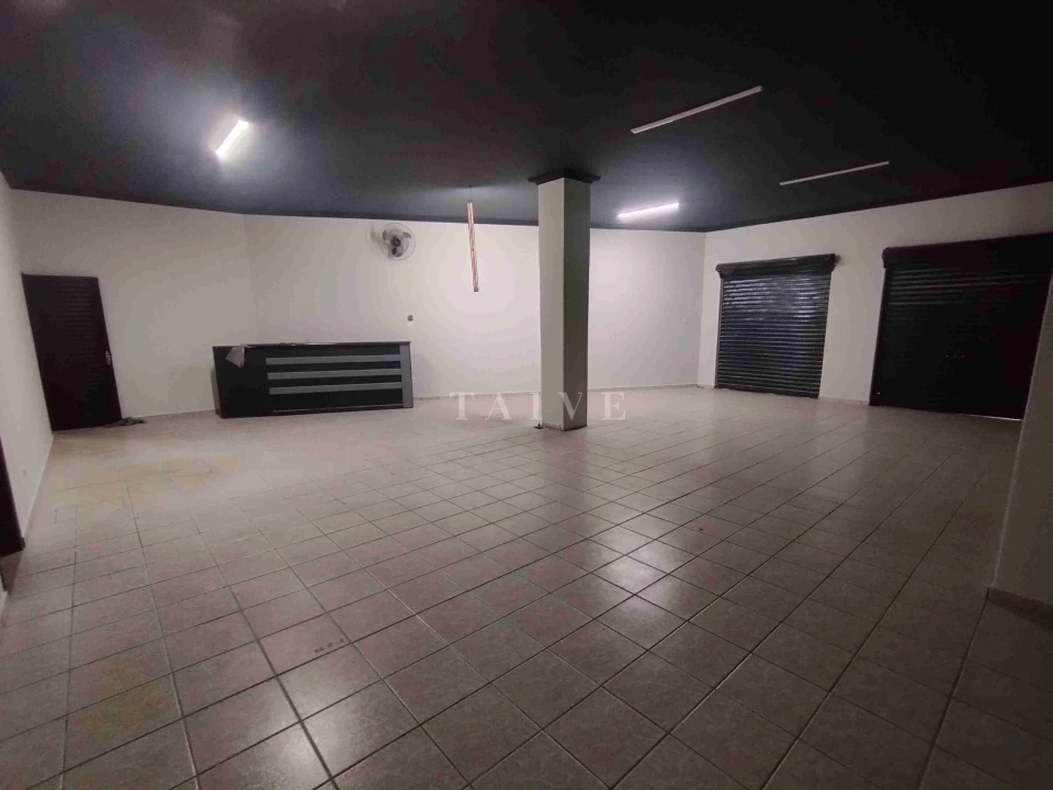 Barracão para locação, Av. Maringá, 358M² úteis, amplo, 5 garagens, Londrina-PR - foto 14