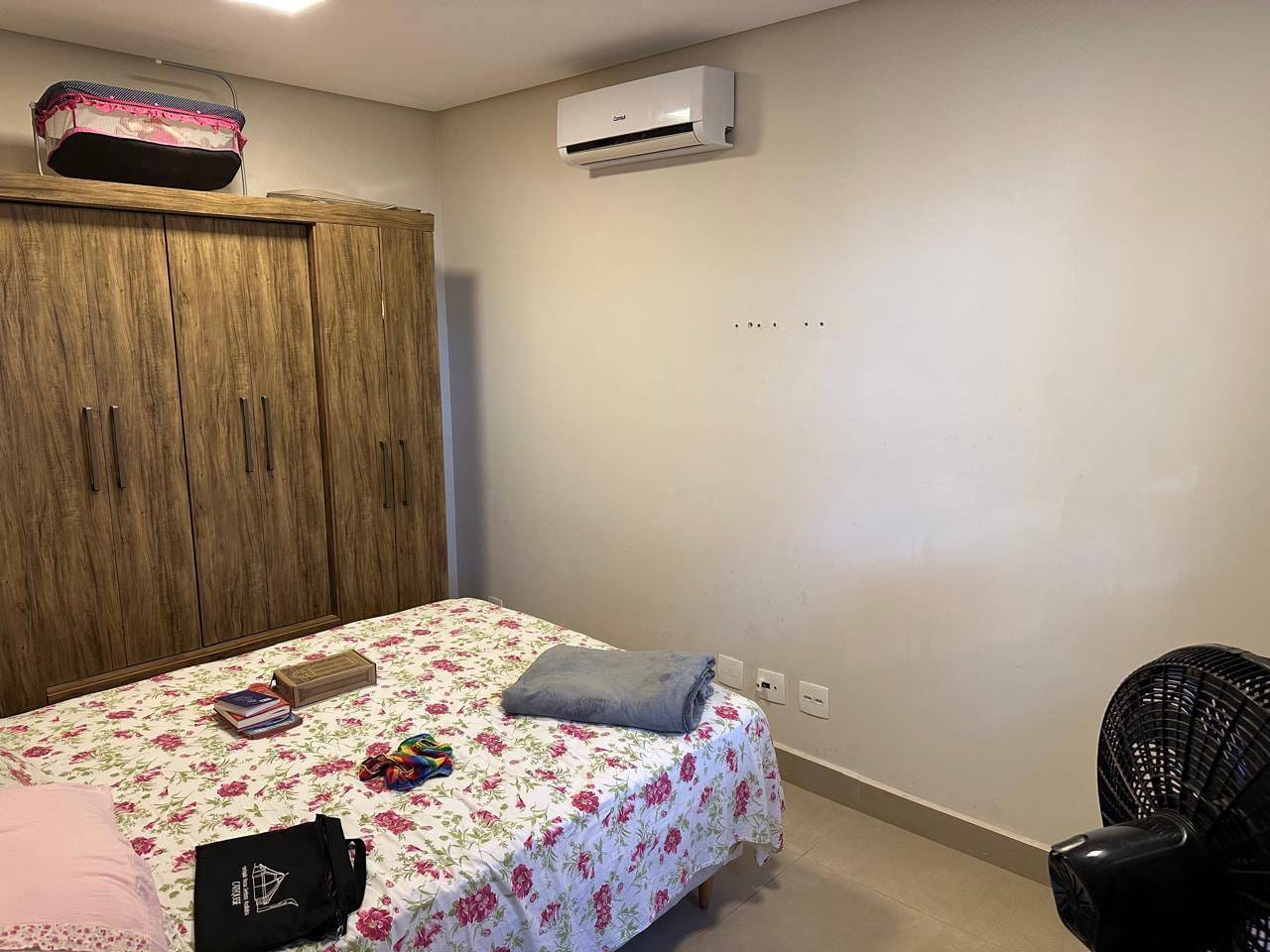 Sobrado 252m² à venda/3 suítes/4 vagas - Cond. Golden Hill - Esperança, Londrina, PR