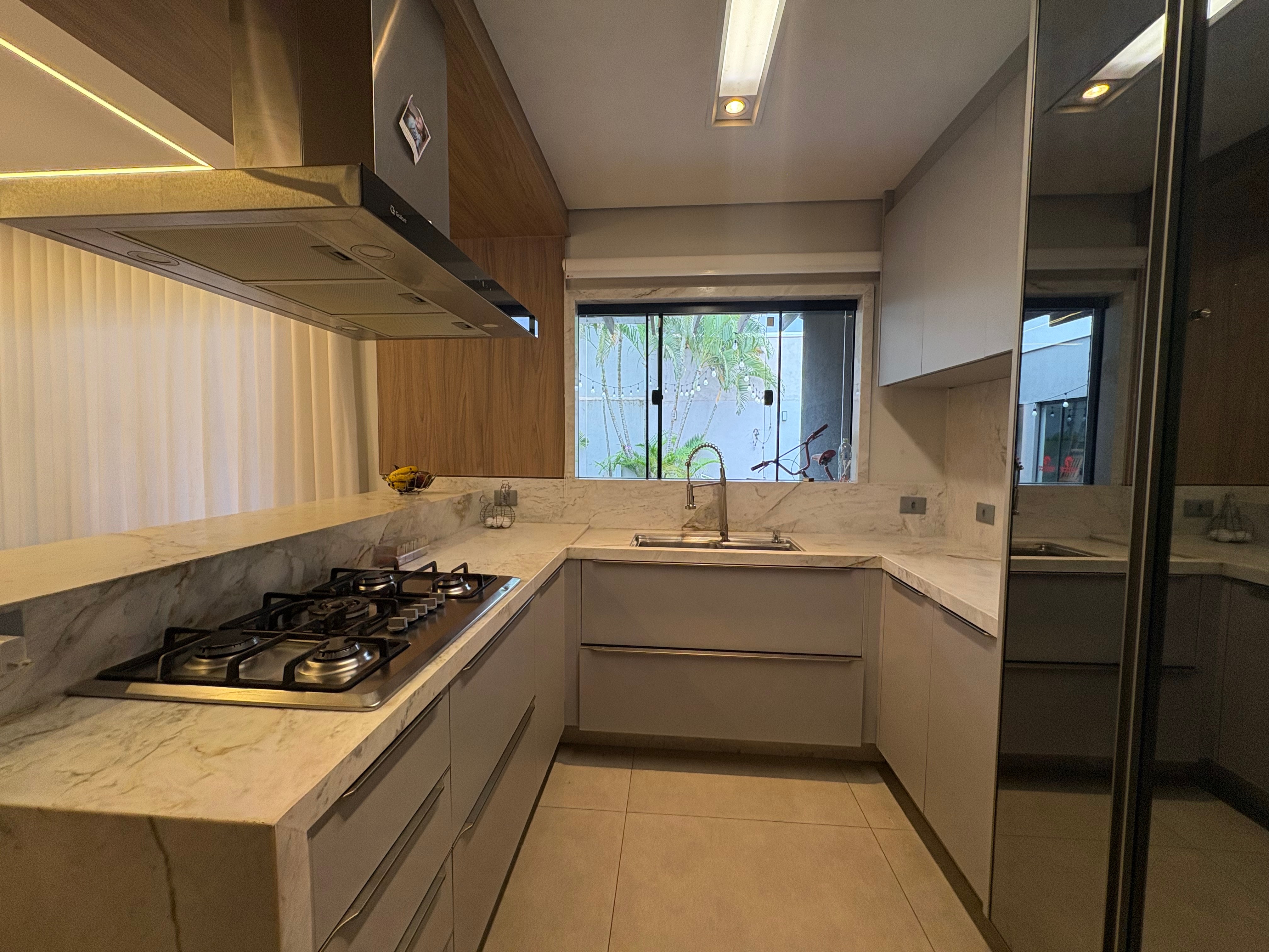 Casa à venda, térrea, 3 quartos sendo 1 suíte, toda planejada - São Pedro, Londrina, PR