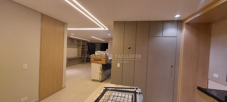 Sobrado a venda no Condominio Moradas do Vale, 186m² úteis, 3 suítes, escritório, decorado - Londrina