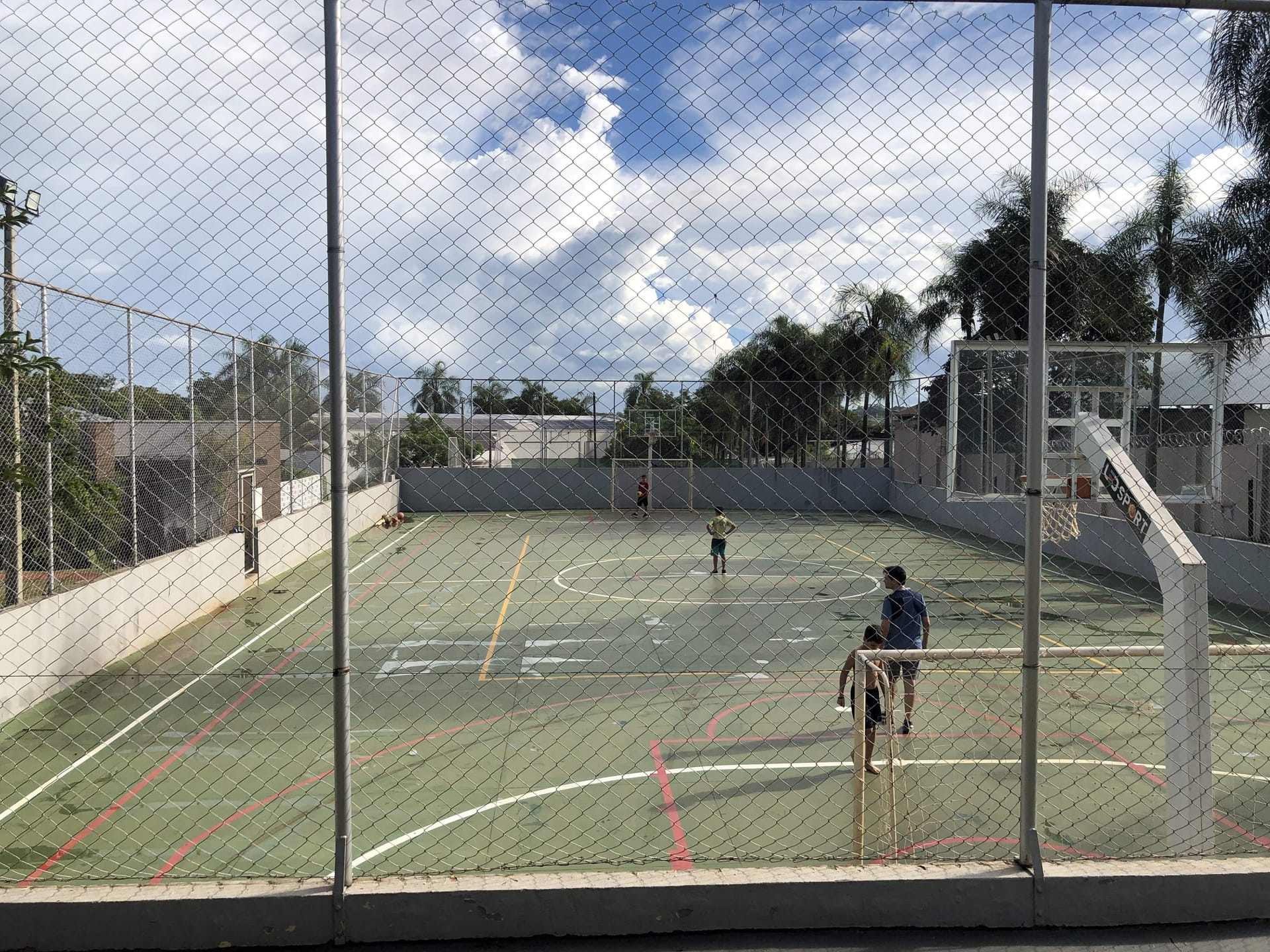 Casa à venda , Condomínio Acácia Imperial, 400m² privativos, 4 suítes, churrasqueira e piscina - Royal, Londrina, PR