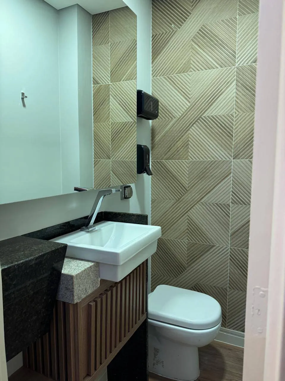 Conjunto comercial para alugar mobiliado Jardim do Lago, Londrina, PR