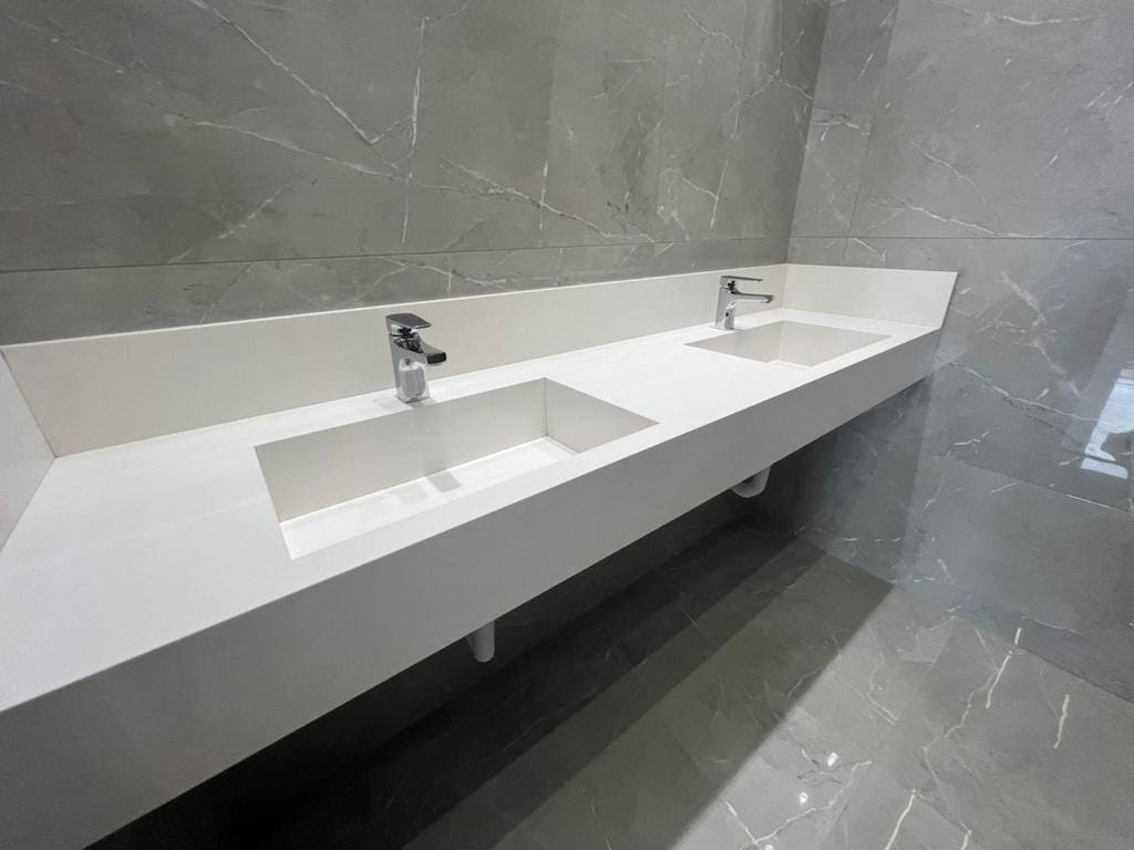 Casa à 173m² venda/3 suítes (sendo 1 master com closet)Piscina/4 vagas - Condomínio Legend Santa Rosa, Londrina, PR