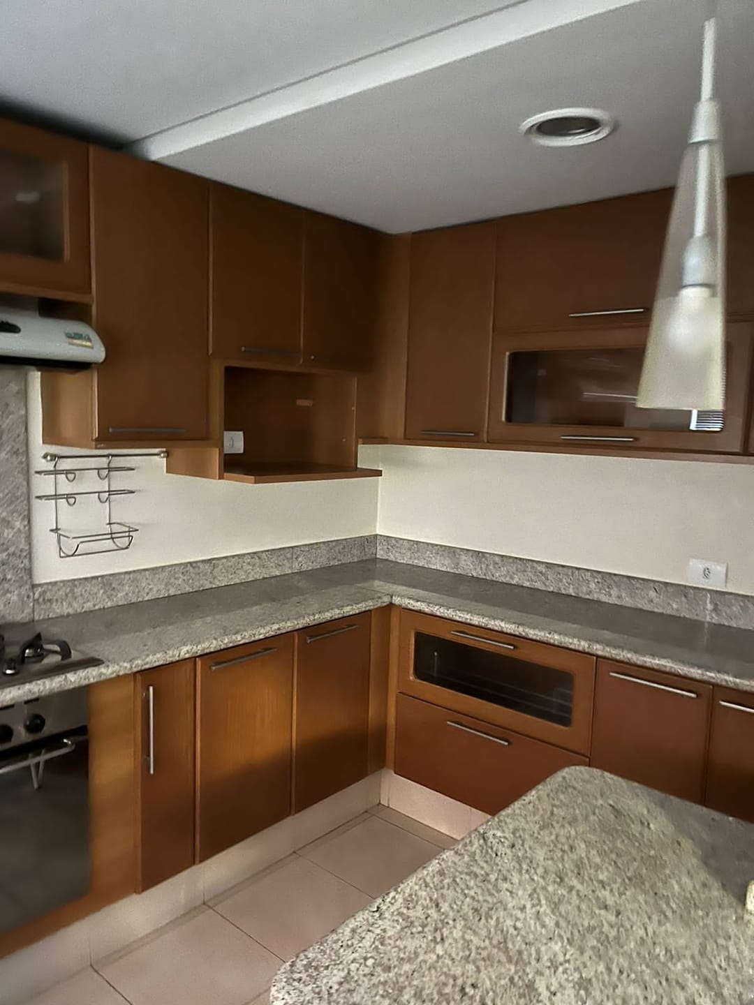 Casa Residencial ou Comercial de 400 m² para venda, 05 quartos (sendo 2 suítes) piscina, de frente para o lago Igapó 1 -Bairro Canaã, Londrina, P