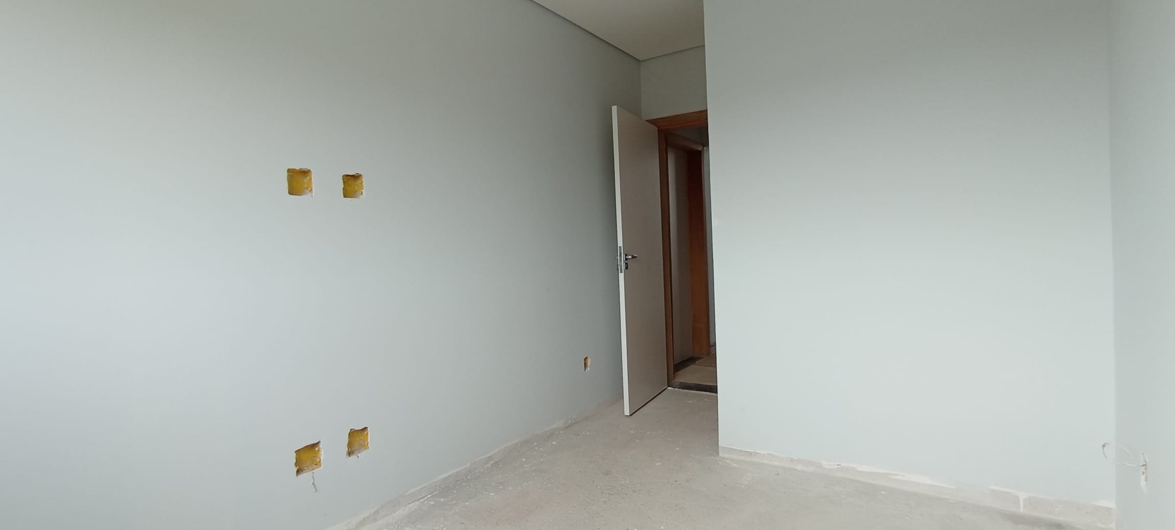 Sobrado à venda - 200m²/ 3 quartos / 3 suítes/ piscina - recém-construída  - próx av Faria Lima - Londrina/PR