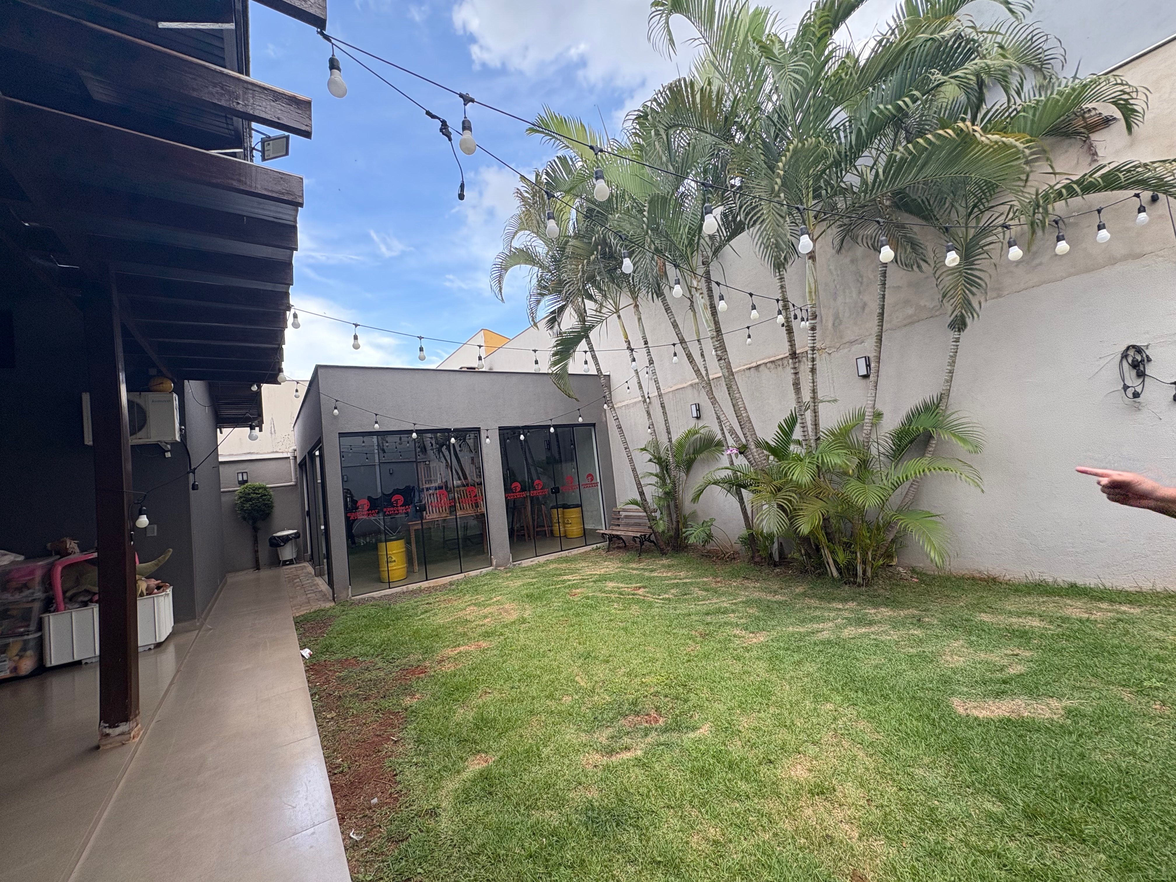 Casa à venda, térrea, 3 quartos sendo 1 suíte, toda planejada - São Pedro, Londrina, PR