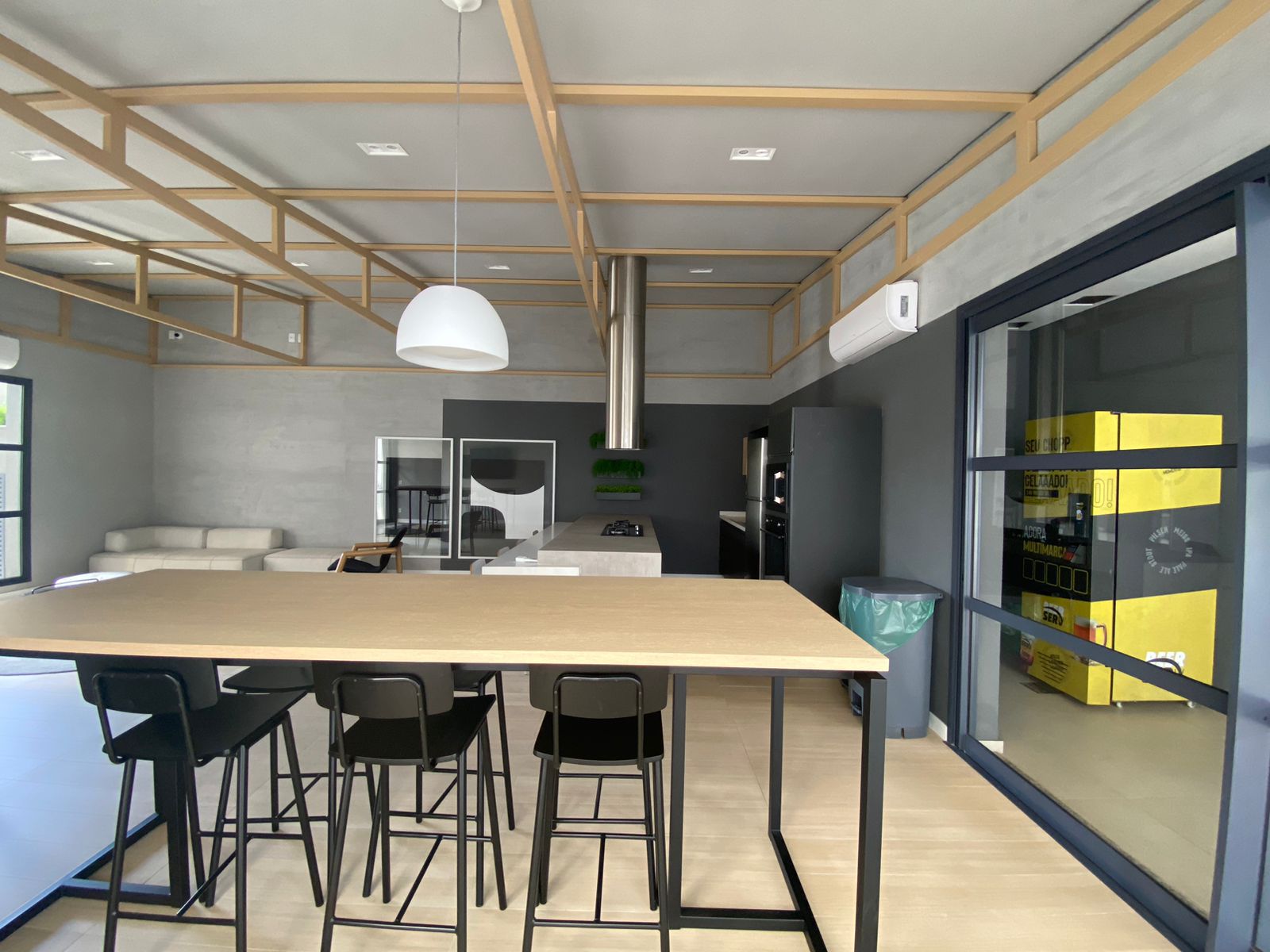 Apartamento novo à Venda, Edifício Mind, 02 quartos sendo 1 suíte, 02 vagas, andar alto, sacada fechada no skinglass- Terra Bonita, Londrina PR