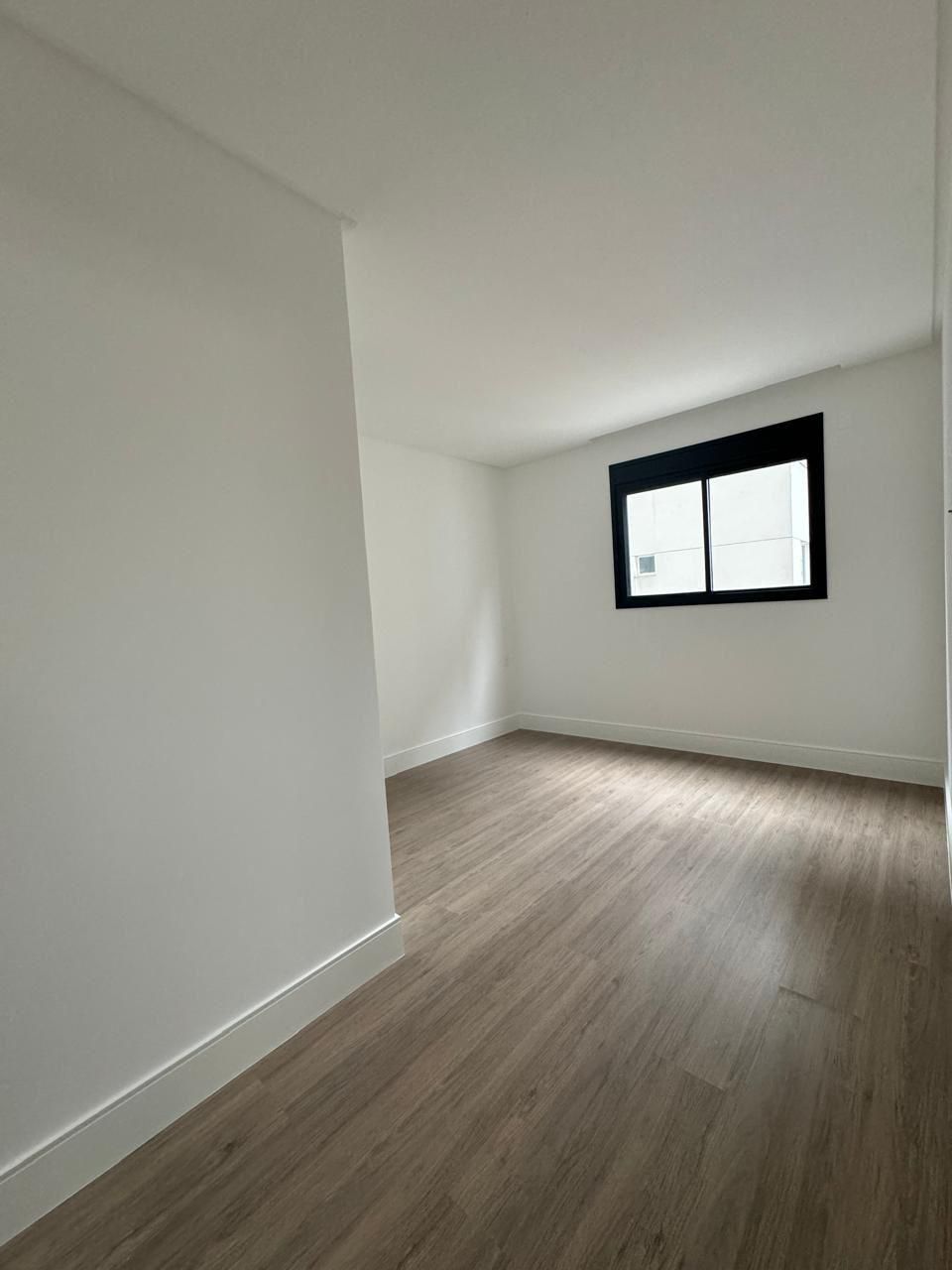 Apartamento novo à venda, 400m² da praia, Edifício Fiori Del Mare Residenziale, 3 suítes, 2 vagas de garagem, Itapema/SC.