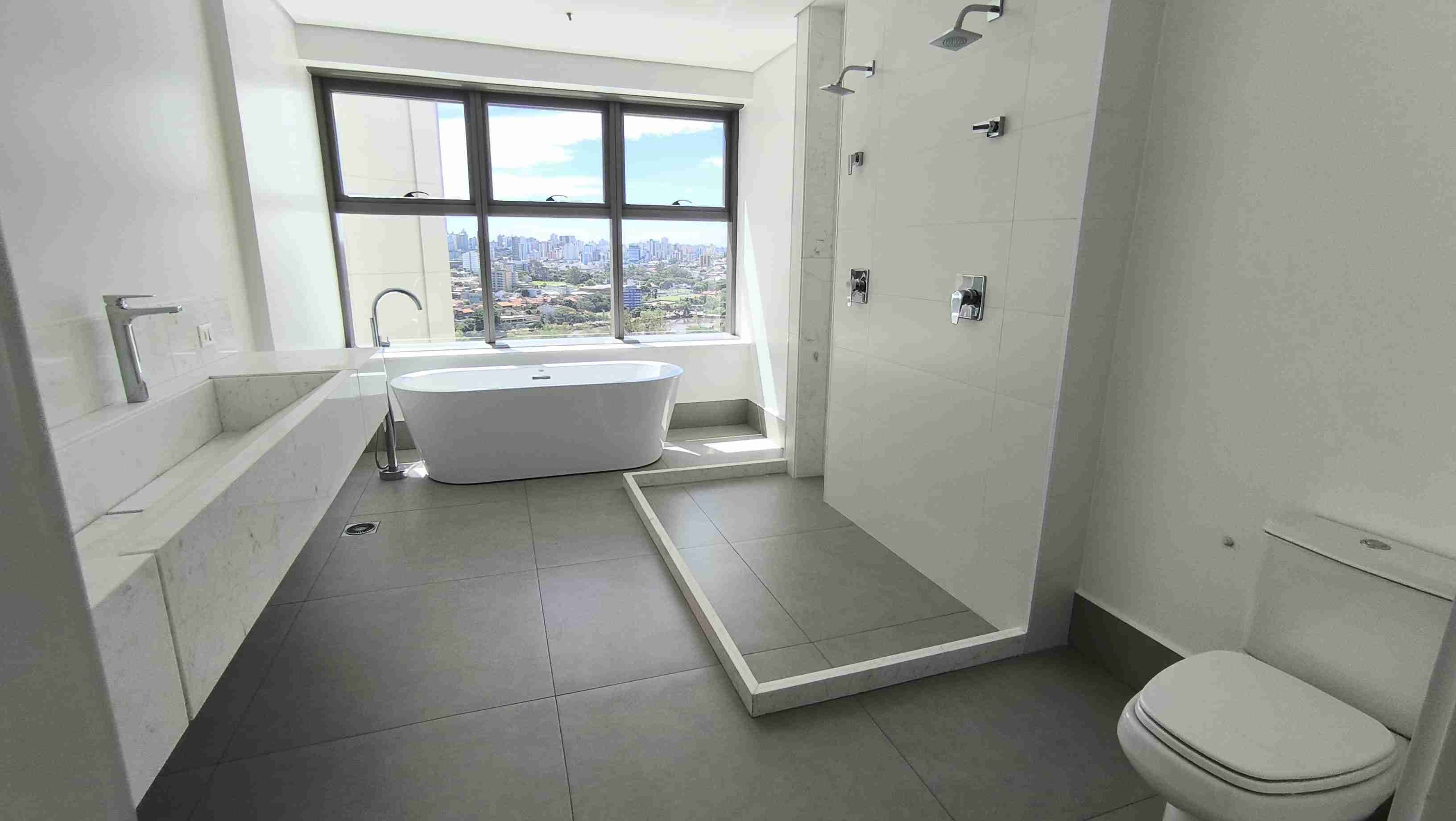 Apartamento à venda no Edifício Le Reve, 323m² úteis, 3 suítes, vista para o lago, 4 vagas - Gleba Palhano, Londrina, PR