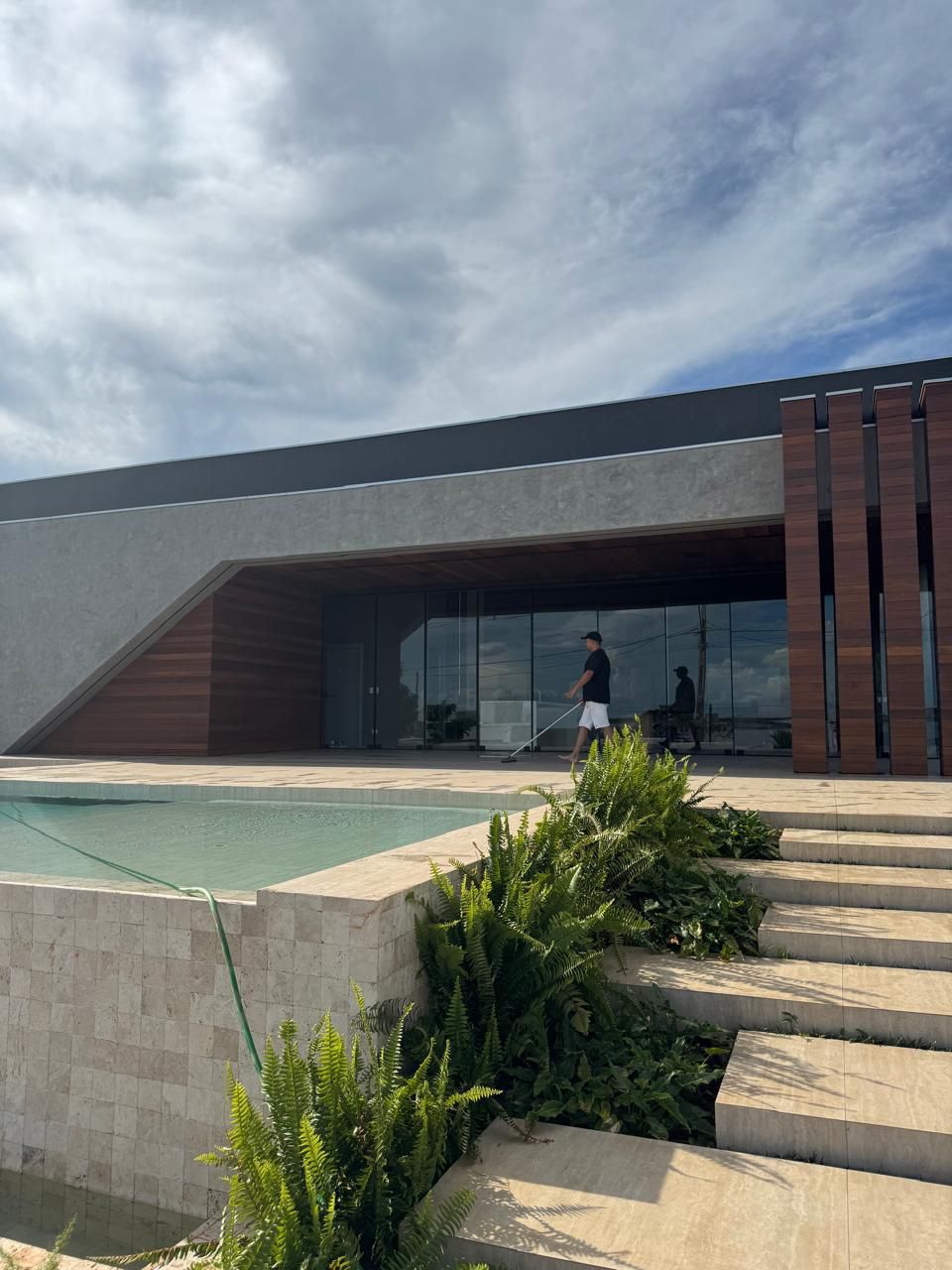 Casa à venda, 5 suites, 350 m², Estância Punta Del Este, Londrina, PR