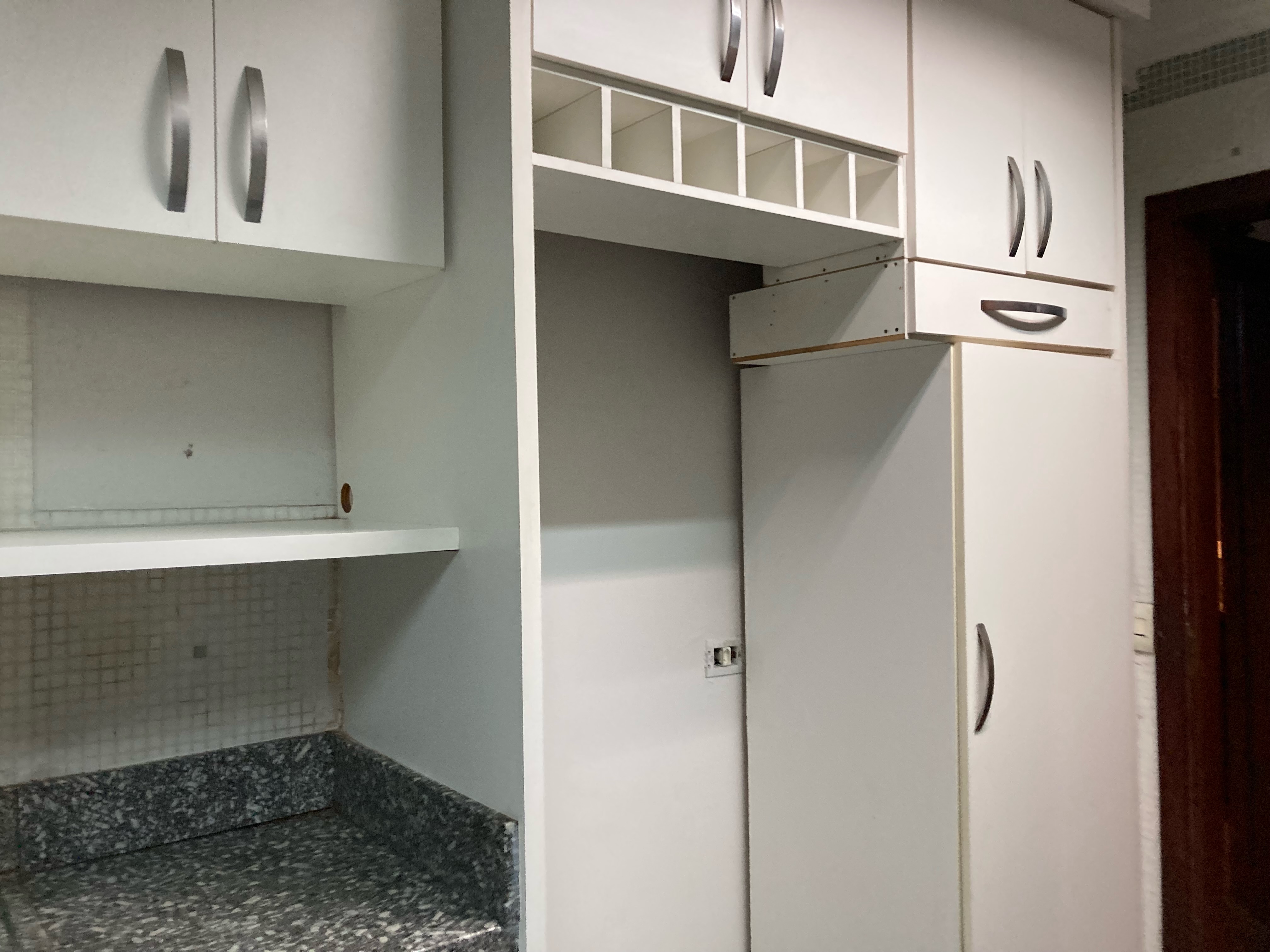 Aluga-se apartamento de 4 quartos na Gleba Fazenda Palhano com planejados, Londrina, PR