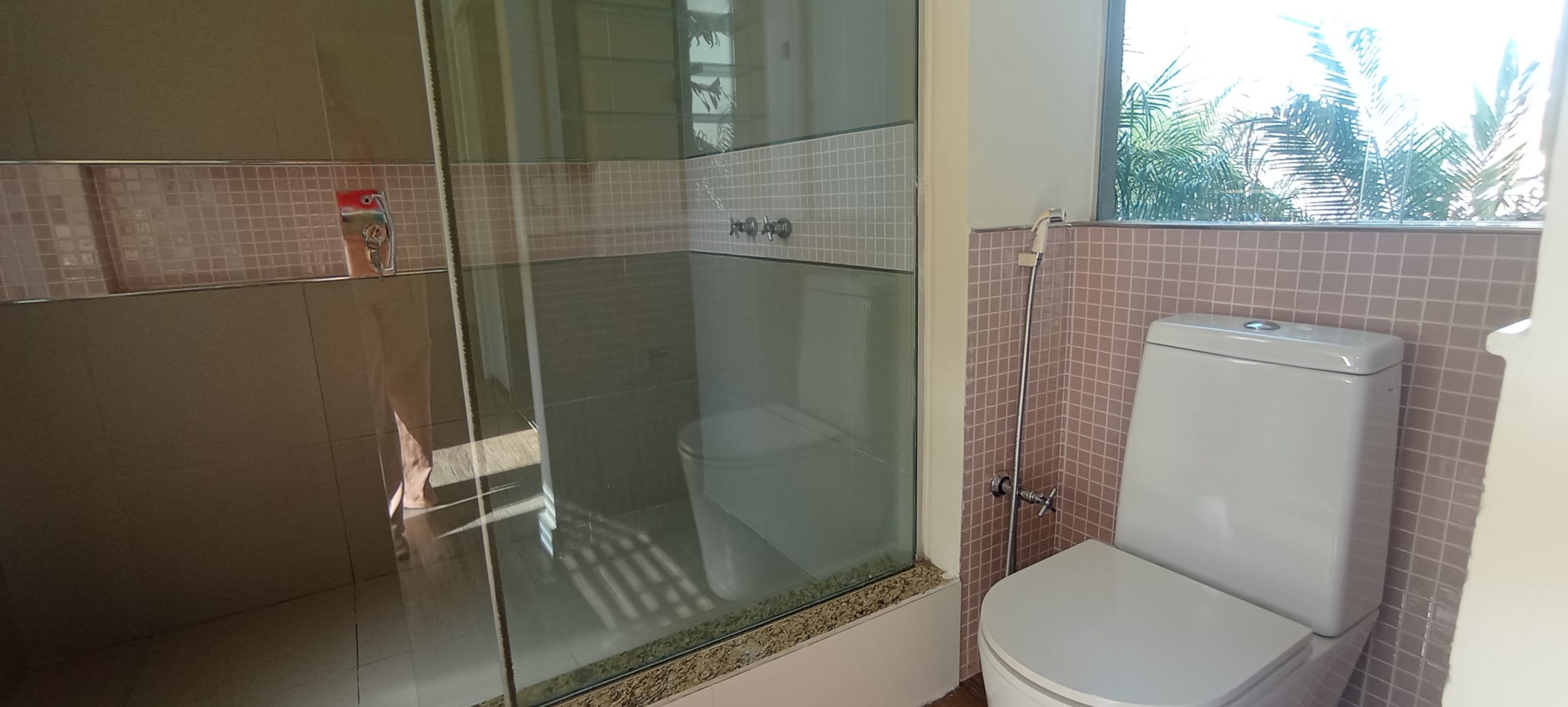 Casa  à Venda, Condomínio Royal Forest, 271m² úteis, 4 quartos sendo 2 suítes -  Esperança - Londrina PR