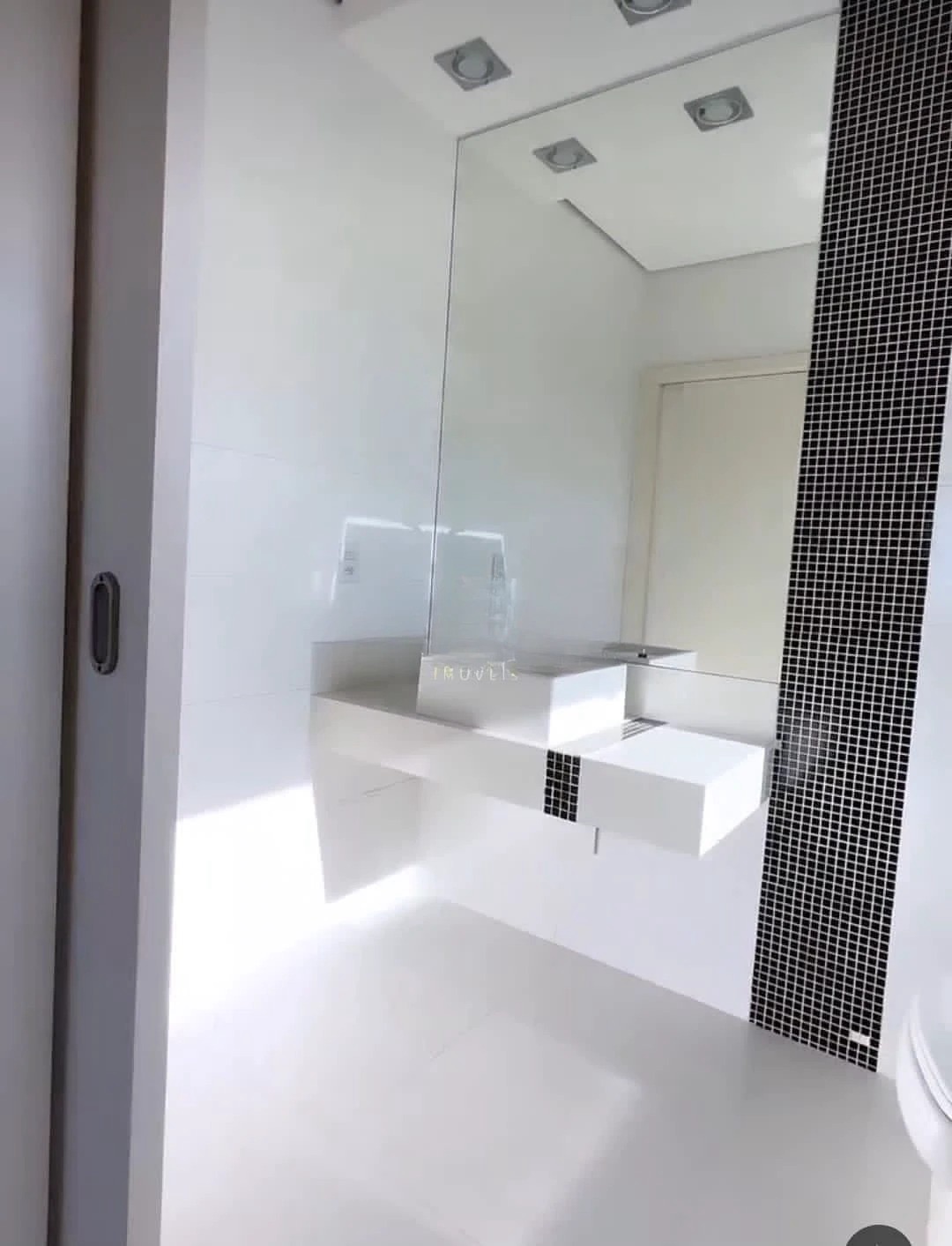 Sobrado à venda, Condomínio Royal Forest, 220m² úteis, 3 suítes, piscina, quintal, 4 vagas - Esperança, Londrina, PR