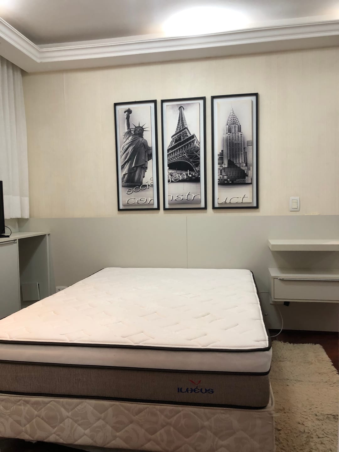 Apartamento à venda, Edifício Saint Simon, 57m² úteis, 1 quarto com suíte e closet, duplex, mobiliado - Centro, Londrina, PR