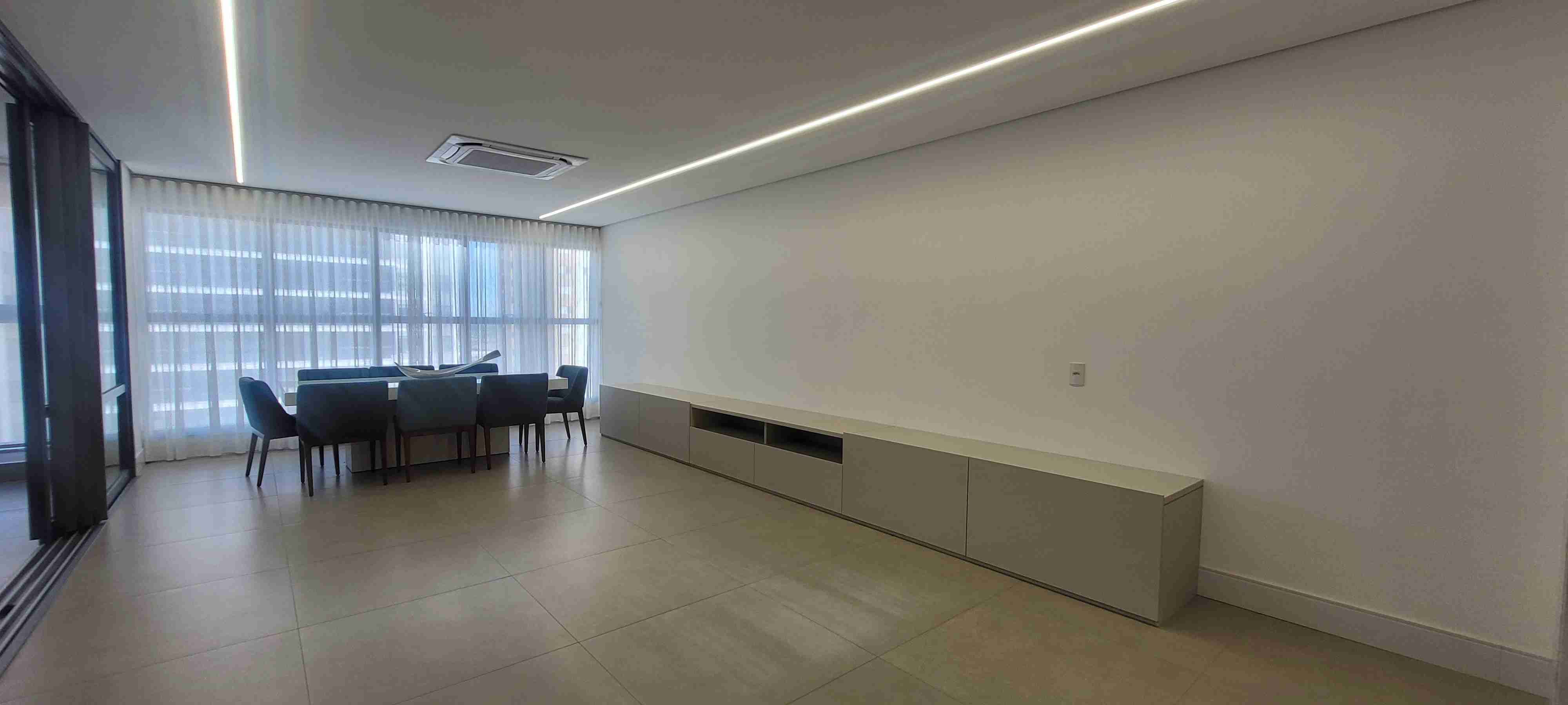 Apartamento para locação no Edifício Epic, 3 Suites, andar alto, Semi mobiliado , 2 vagas- Gleba Palhano-PR