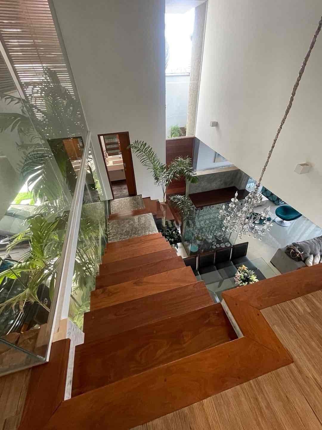 Casa à venda, Royal Forest, 300m² úteis, 3 suítes, aquecimento solar, piscina, quintal,  4 vagas -  Esperança Londrina, PR