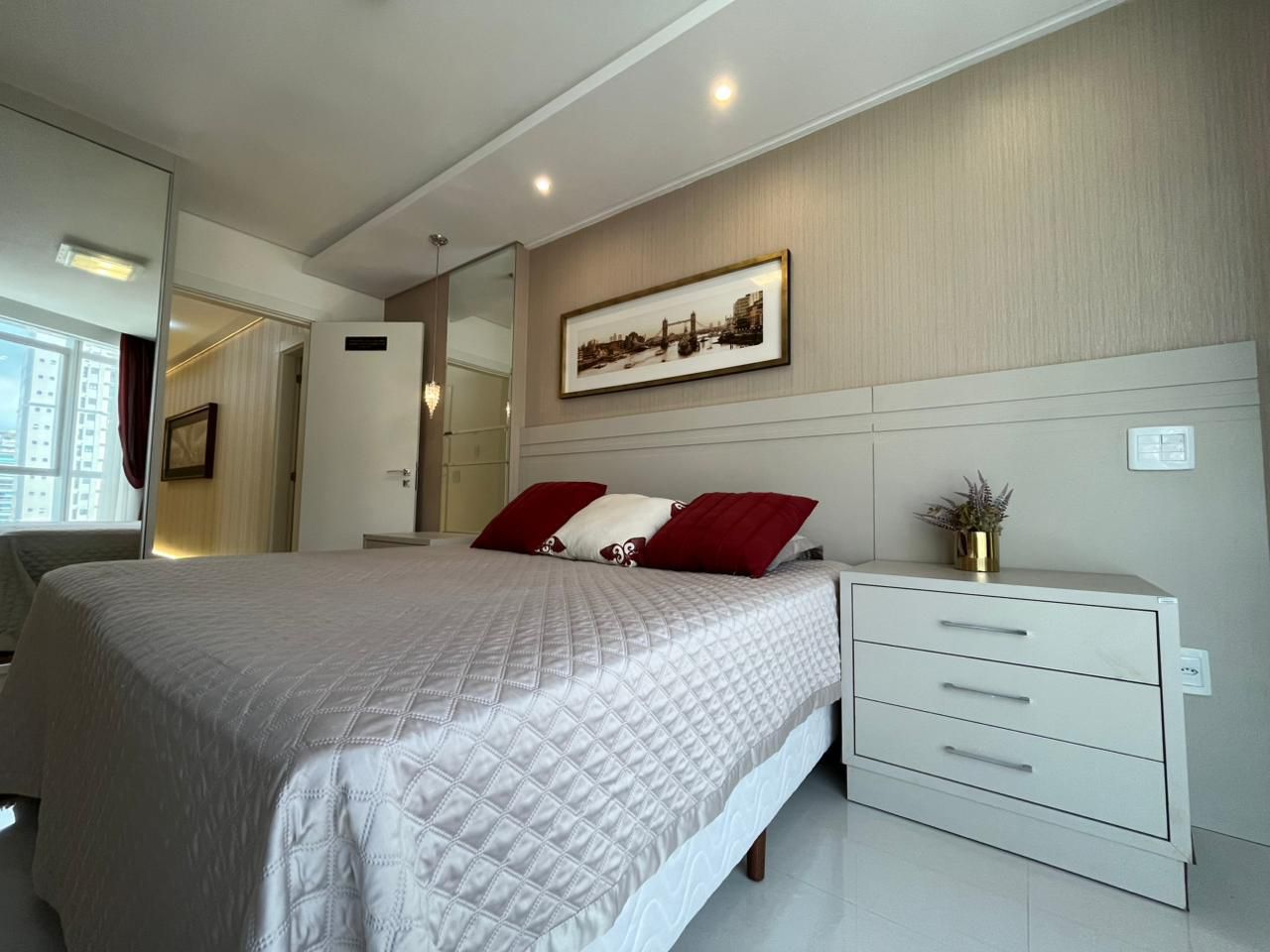 Apartamento com vista mar no Edifício Dubai Tower Residence em Itapema, SC