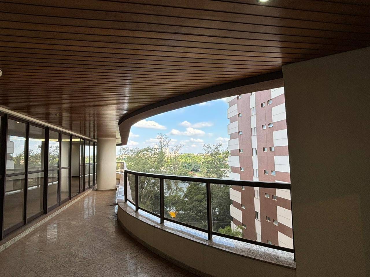 Apartamento à Venda,  260m² úteis, Edifício London Lake, 04 suítes, vista para lago 3 vagas - Caiçaras, Londrina, PR