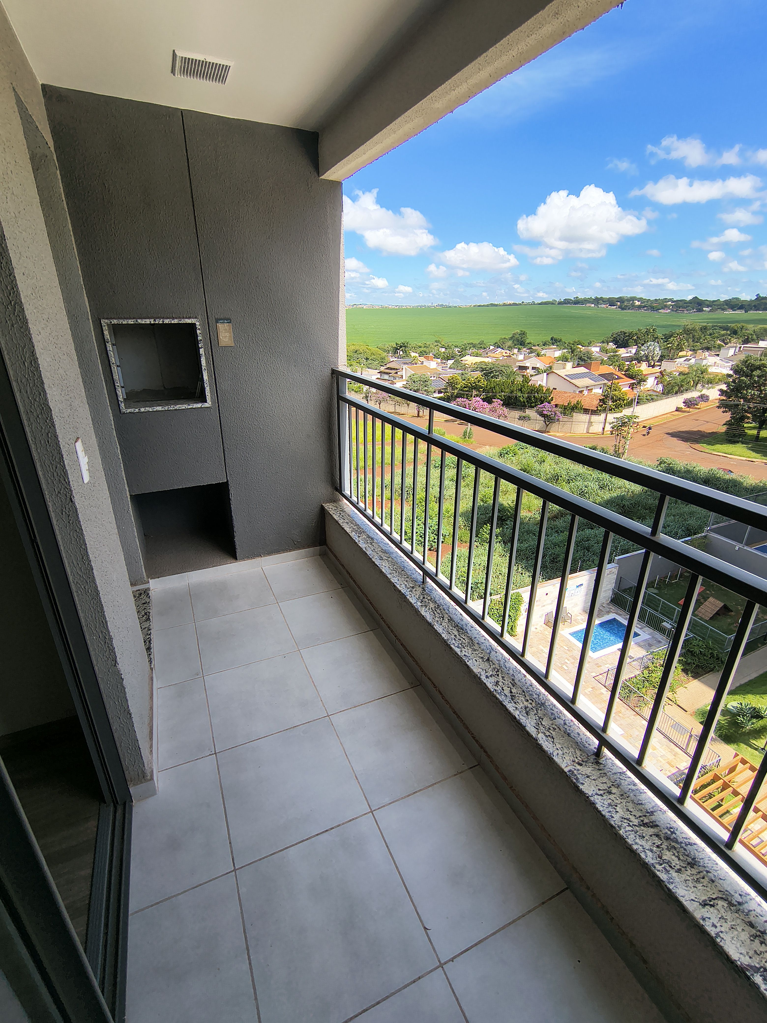 Apartamento à venda, Edifício carmel, 64M² úteis, 2 sendo 1 suíte, Sala estendida, Gleba Palhano,  Londrina - Pr