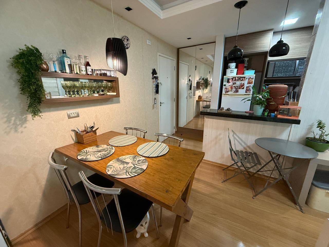 Apartamento à venda, Ed. Marco dos Pioneiros  2 Dorm, Mobiliado, Sacada c/ Churrasqueira, Andar Alto, Jard. Morumbi, Londrina, PR