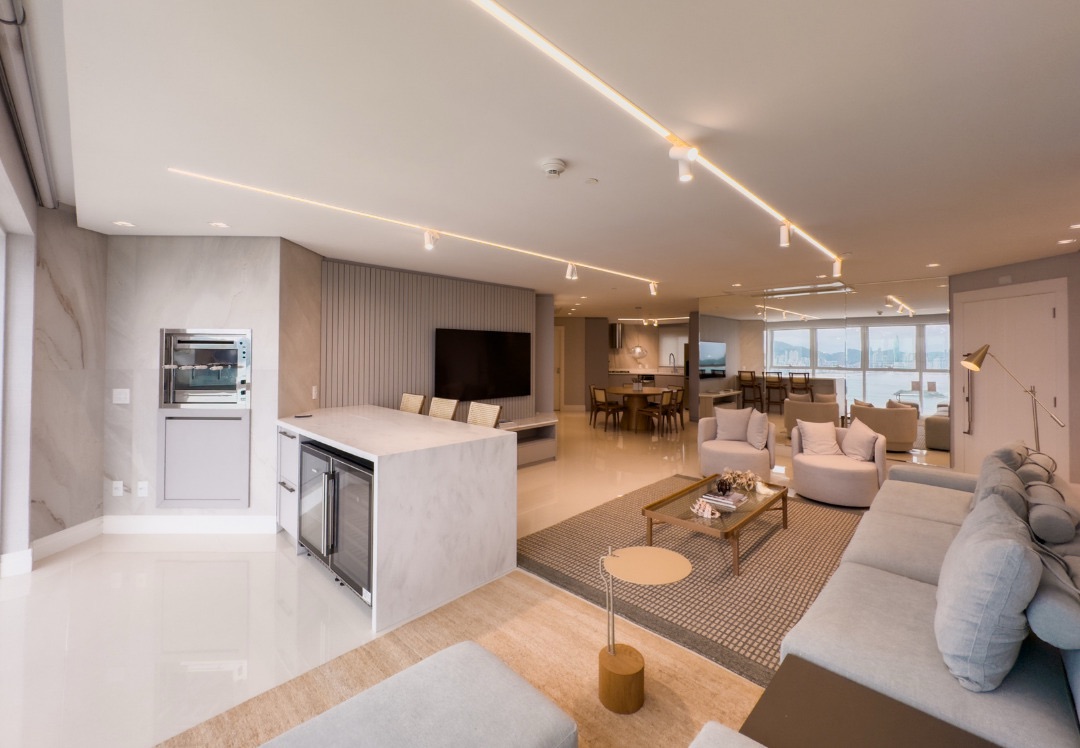 Apartamento à venda vista mar - Edifício Infinity Coast, 164m² úteis, 3 suítes, andar alto, 3 vagas  -  Pioneiros, Balneário Camboriú, SC