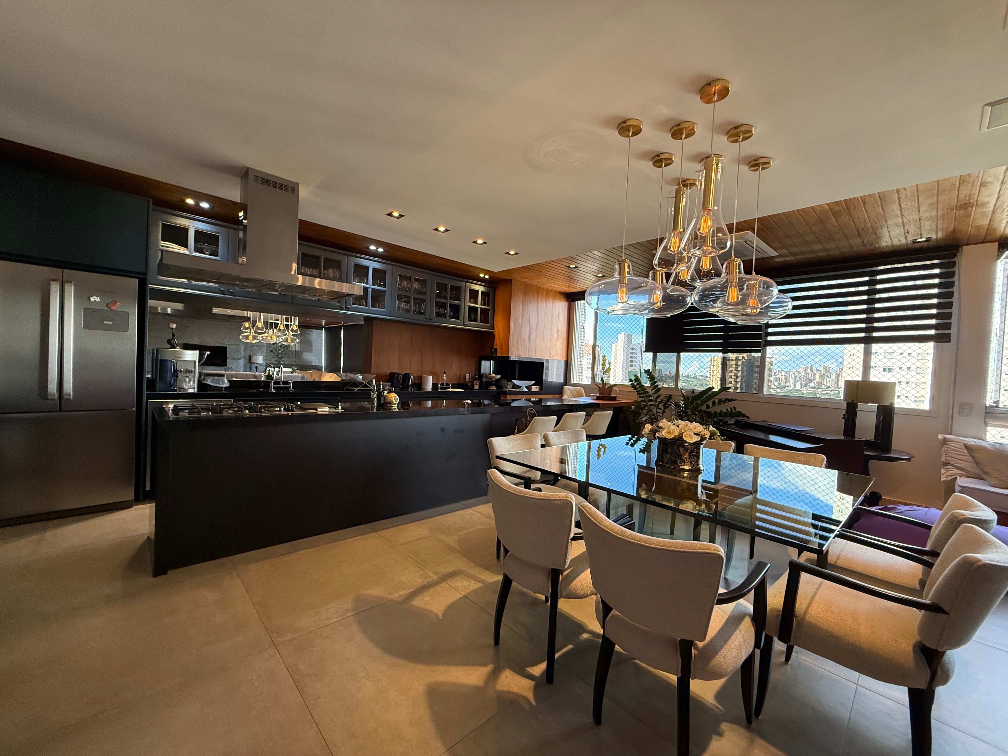 Apartamento à Venda,Porteira fechada, 245m² Privativo aceita permuta, Contém 4 suítes,3 vagas Garagem Gleba Palhano, Londrina, PR