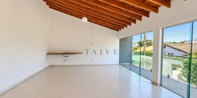 Casa à venda no bairro Tucanos, zona Sul, Londrina, com 4 suítes, 600 m², amplo quintal - foto 16