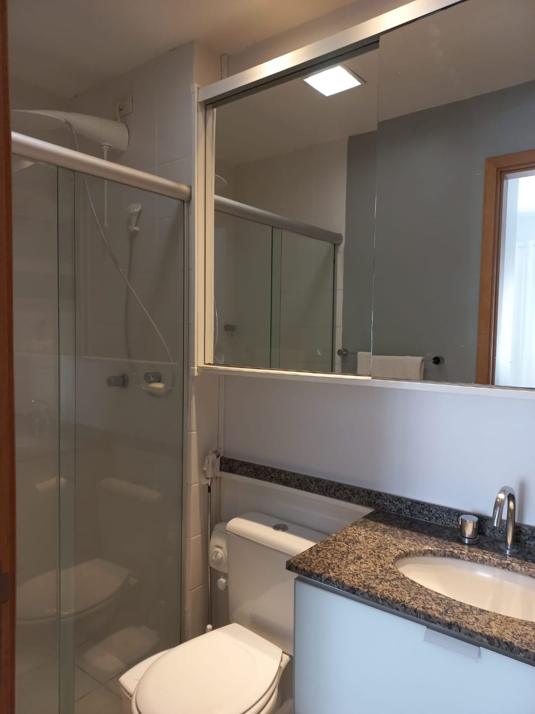 Apartamento à venda, 69m² privados/3 quartos sendo 1 suíte, com móveis planejados no Ed.Gardem Palhano- Gleba Fazenda Palhano, Londrina, PR