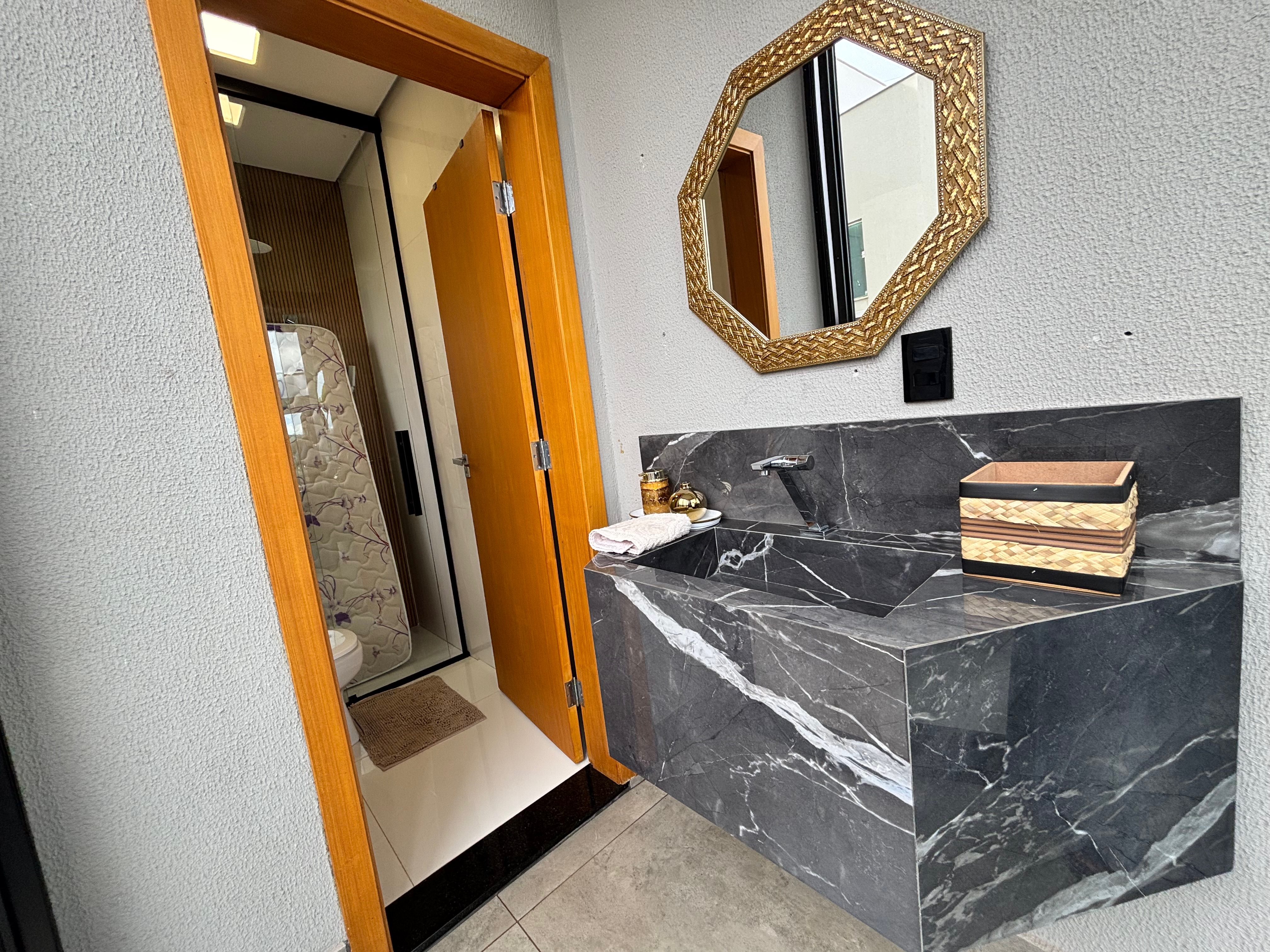 Casa térrea à venda, Condomínio Sun Lake, 249m² de construção, 3 suítes, 4 vagas  - Recanto do Salto, Londrina, PR