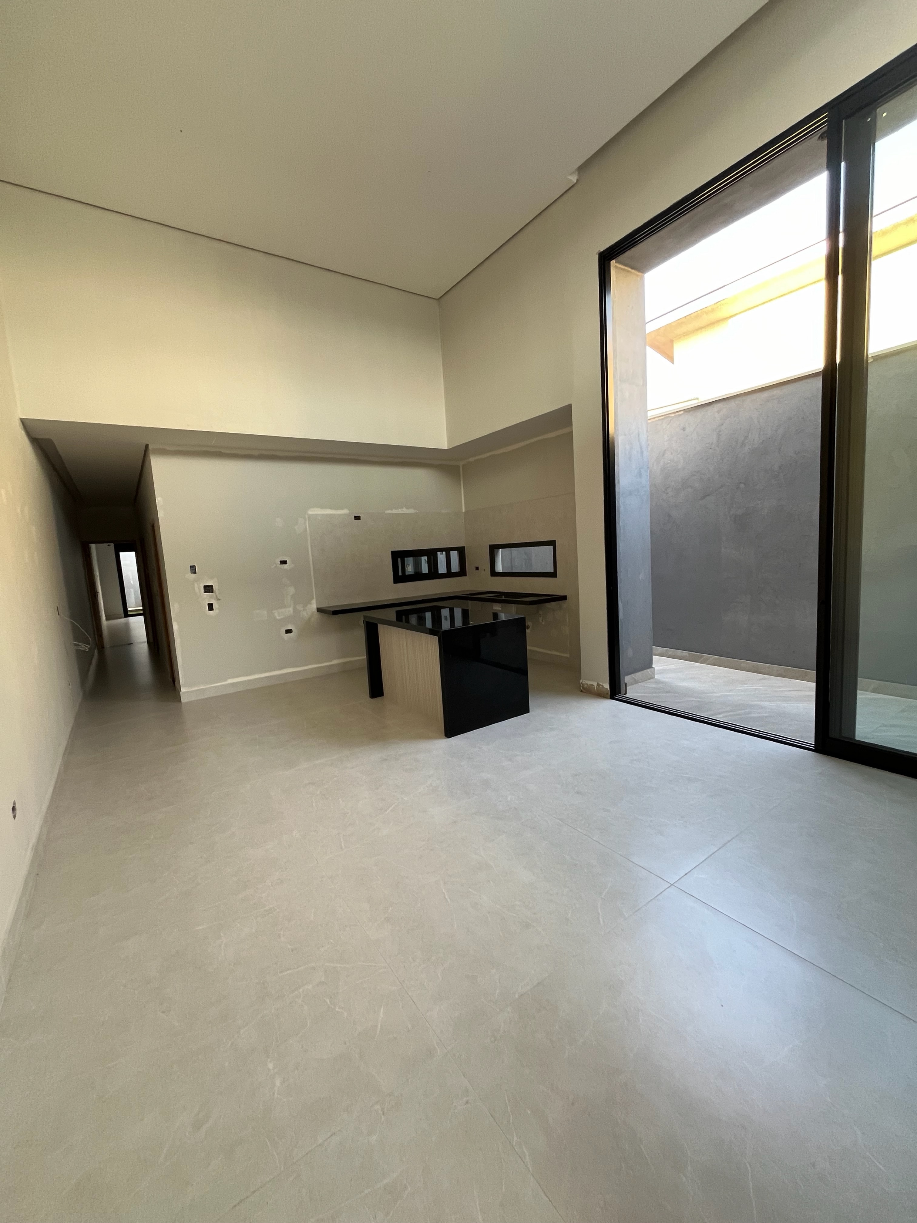 Casa  alto padrão,  à Venda, 140m², 3 dormitórios, 1 suíte próximo ao Aeroporto - Dom Pedro, Londrina, PR