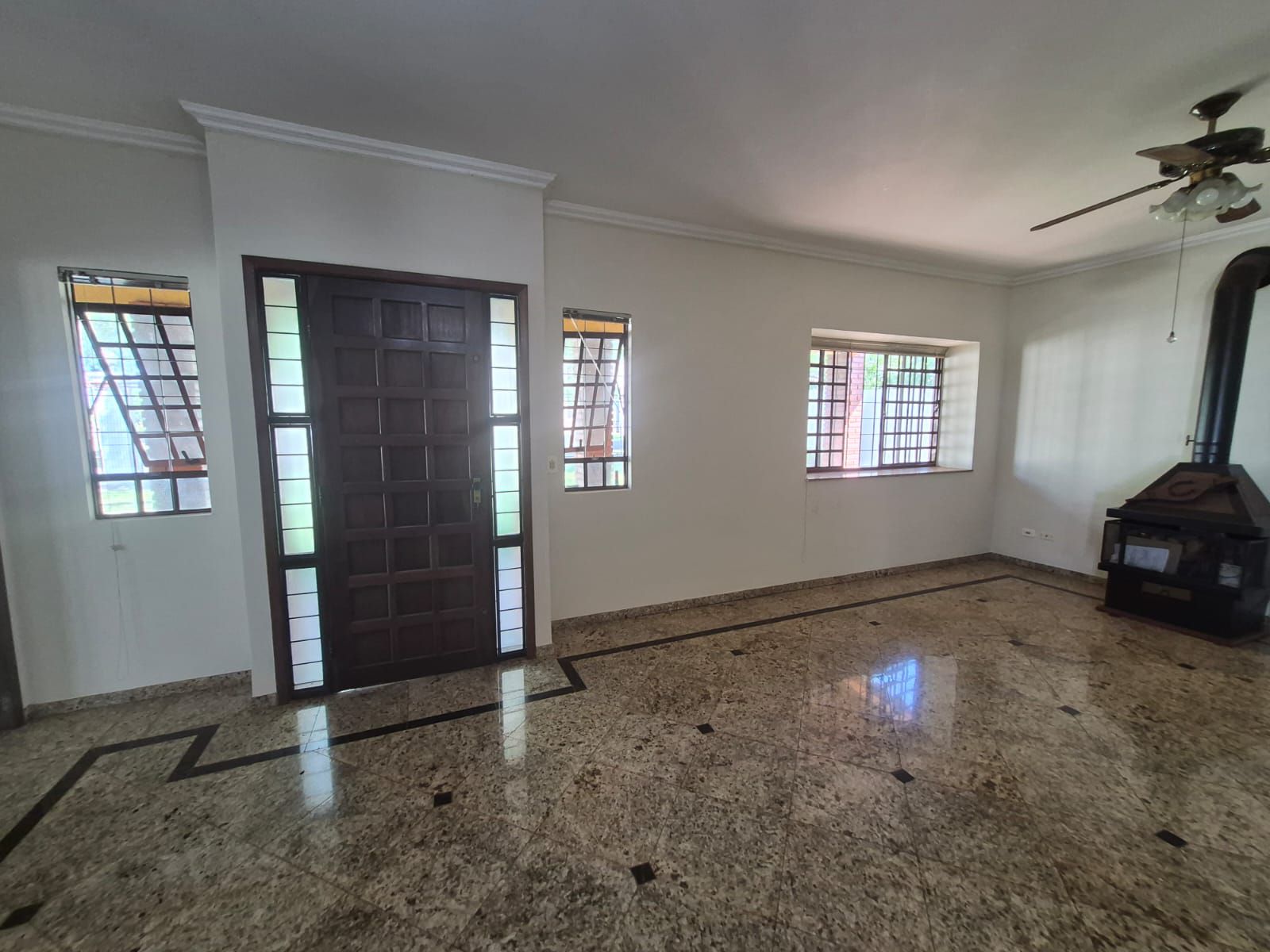 Casa à venda, 3 quartos sendo 2 suites, 350 m², Recanto do Salto, Londrina, PR - Oportunidade Unica