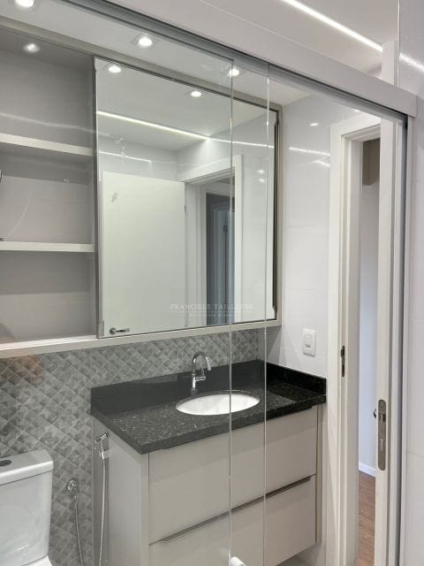 Apartamento à Venda,  Edifício Vista Parque Lago Igapó, 72m² úteis, 2 quartos, 2 vagas, andar alto - Jardim Presidente, Londrina, PR