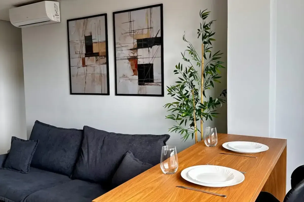 Apartamento à venda, Residencial Le Chalet, 56m² úteis, 2 quartos sendo 1 suíte, churrasqueira integrada - Parque Jamaica, Londrina, PR