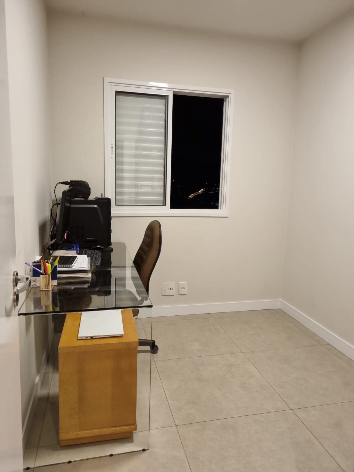 Apartamento à Venda, Edifício  Reserva Santana, 75m² úteis, 2 quartos sendo  1 suíte, mobiliado  - Gleba Fazenda Palhano- Londrina, PR