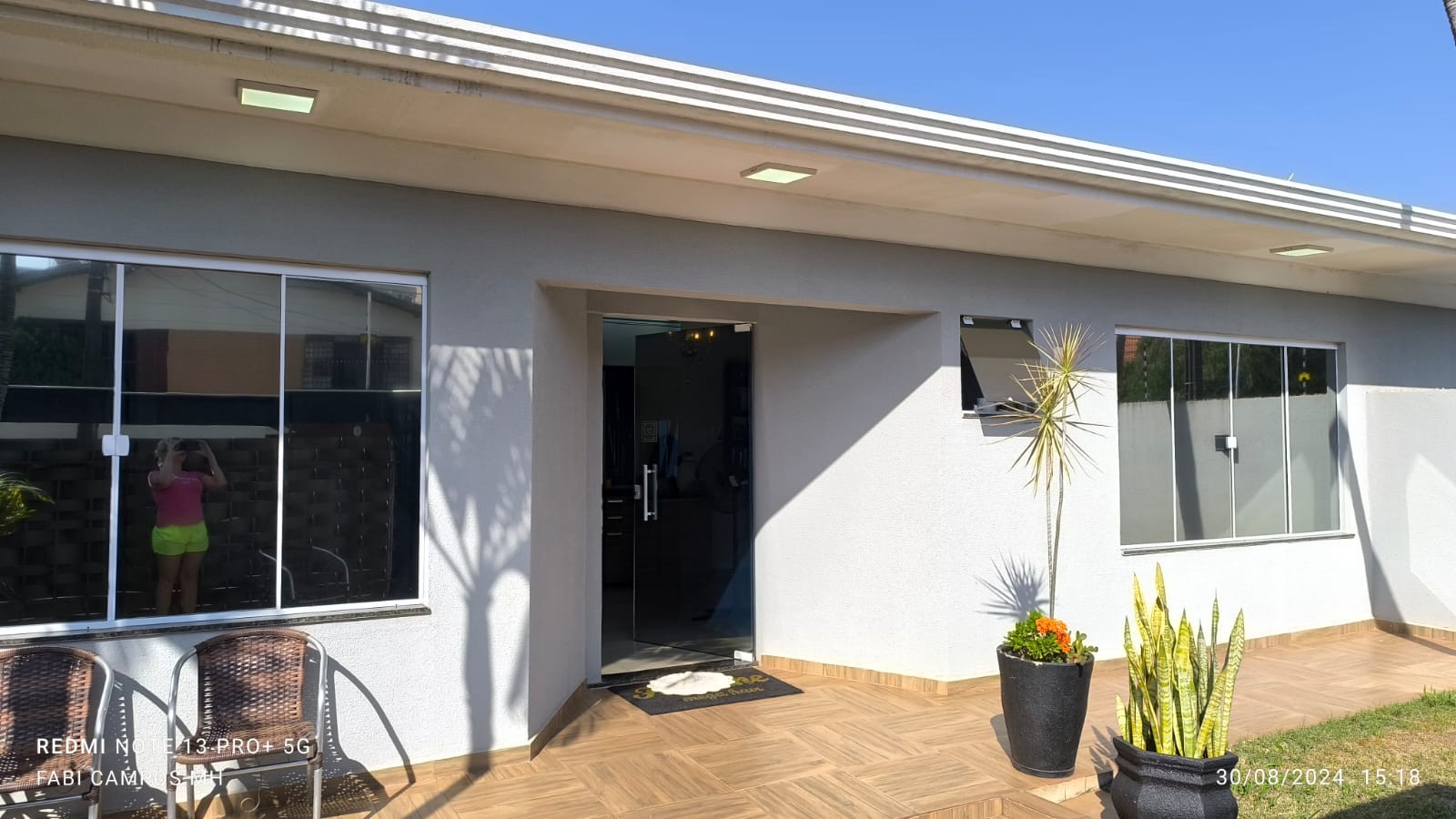Casa à venda no Jardim Quebec, 614m², 3 Quartos sendo 1 suíte, 5 banheiros, 2 lavabos e 4 vagas de garagem, Londrina, PR