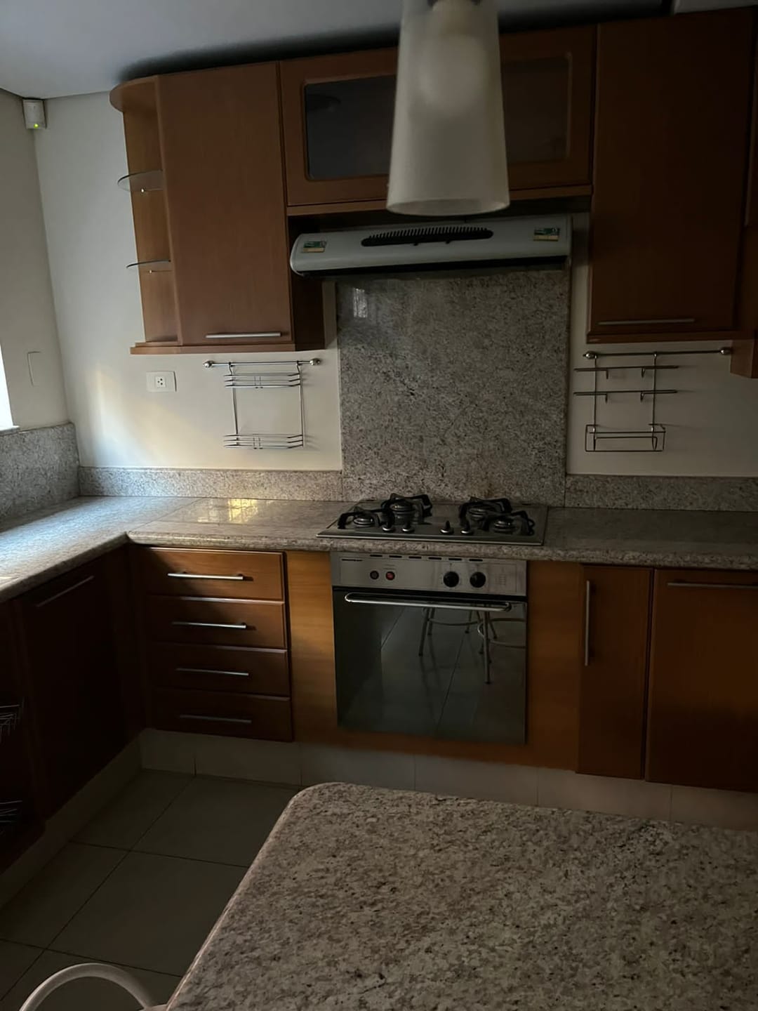 Casa Residencial ou Comercial de 400 m² para venda, 05 quartos (sendo 2 suítes) piscina, de frente para o lago Igapó 1 -Bairro Canaã, Londrina, P