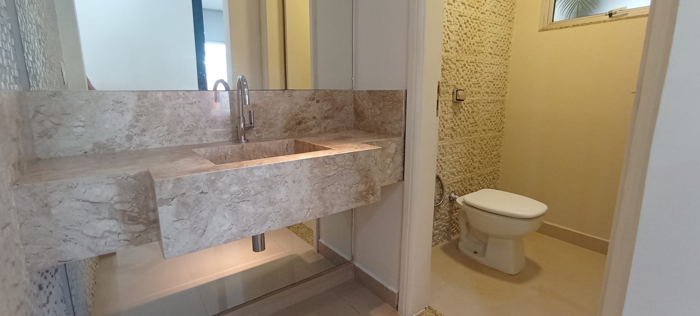 Casa  à Venda, Condomínio Royal Forest, 271m² úteis, 4 quartos sendo 2 suítes -  Esperança - Londrina PR